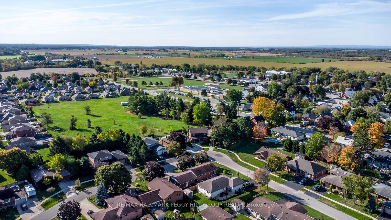 Photo 16 of 17 Bertram Drive, Springwater, Elmvale — HOMEH
