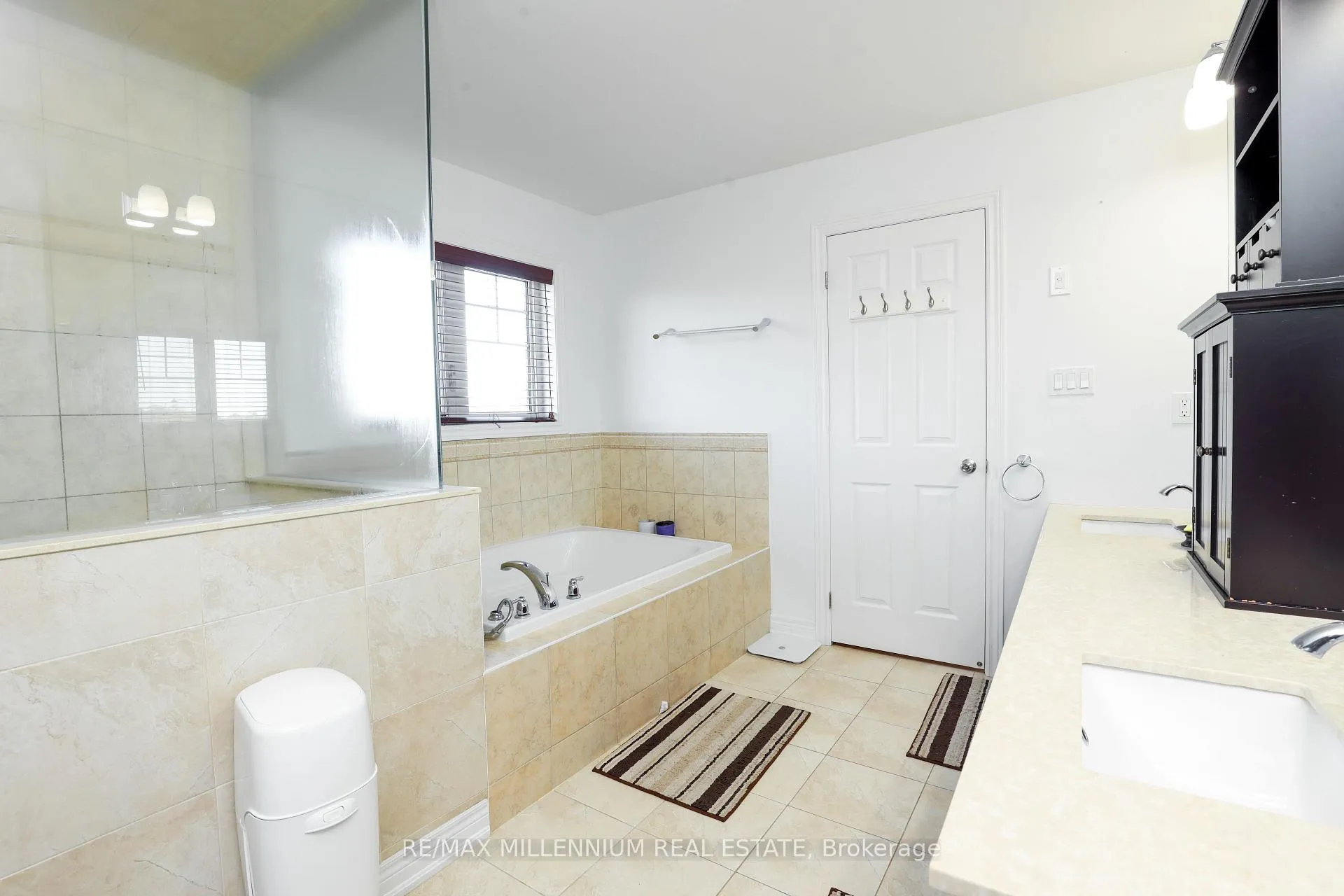 Photo 42 of 58 Trail Boulevard, Springwater, Centre Vespra — HOMEH