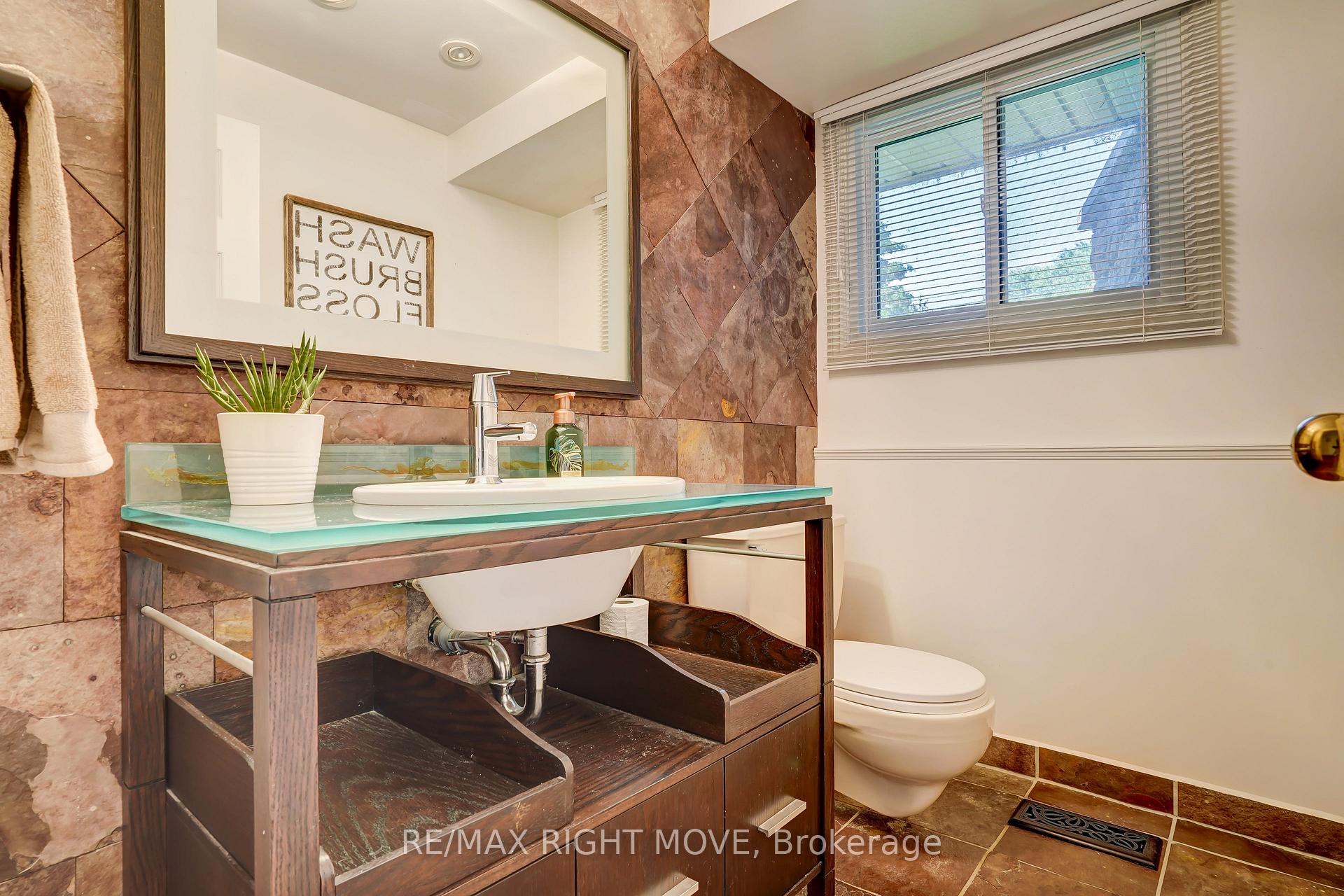 Photo 18 of 2215 Thomson Crescent, Severn, Rural Severn — HOMEH