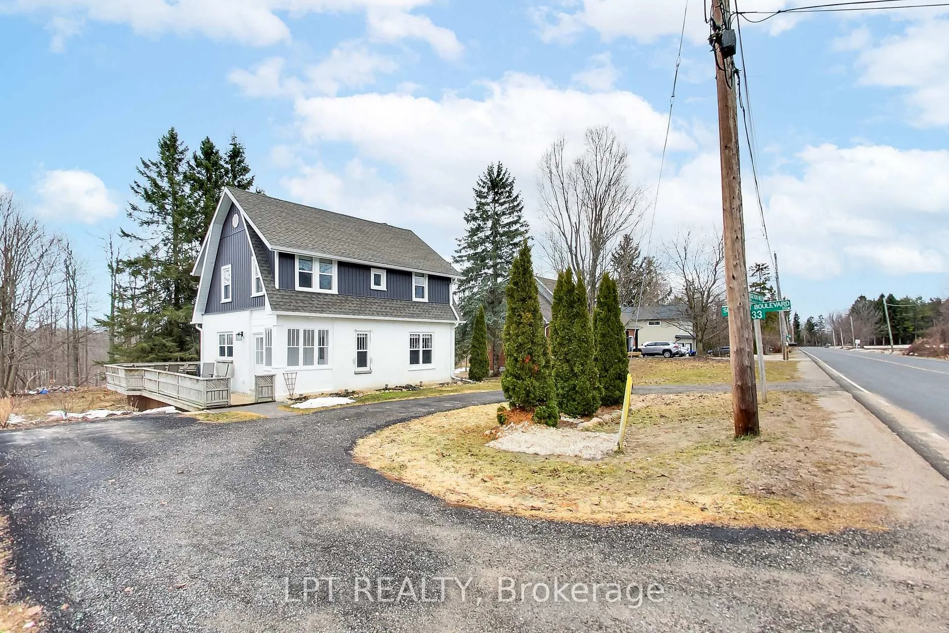 Front of 33 Ridge Road W