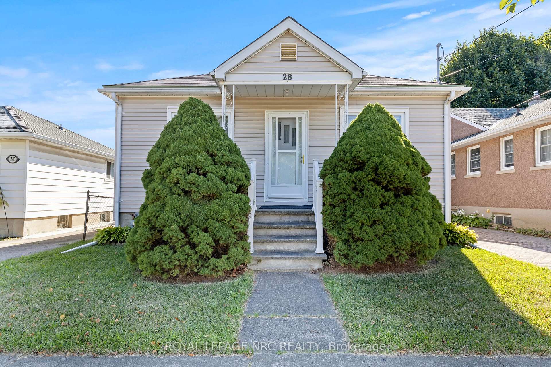 Photo 3 of 28 Augusta Avenue, St. Catharines, Facer — HOMEH