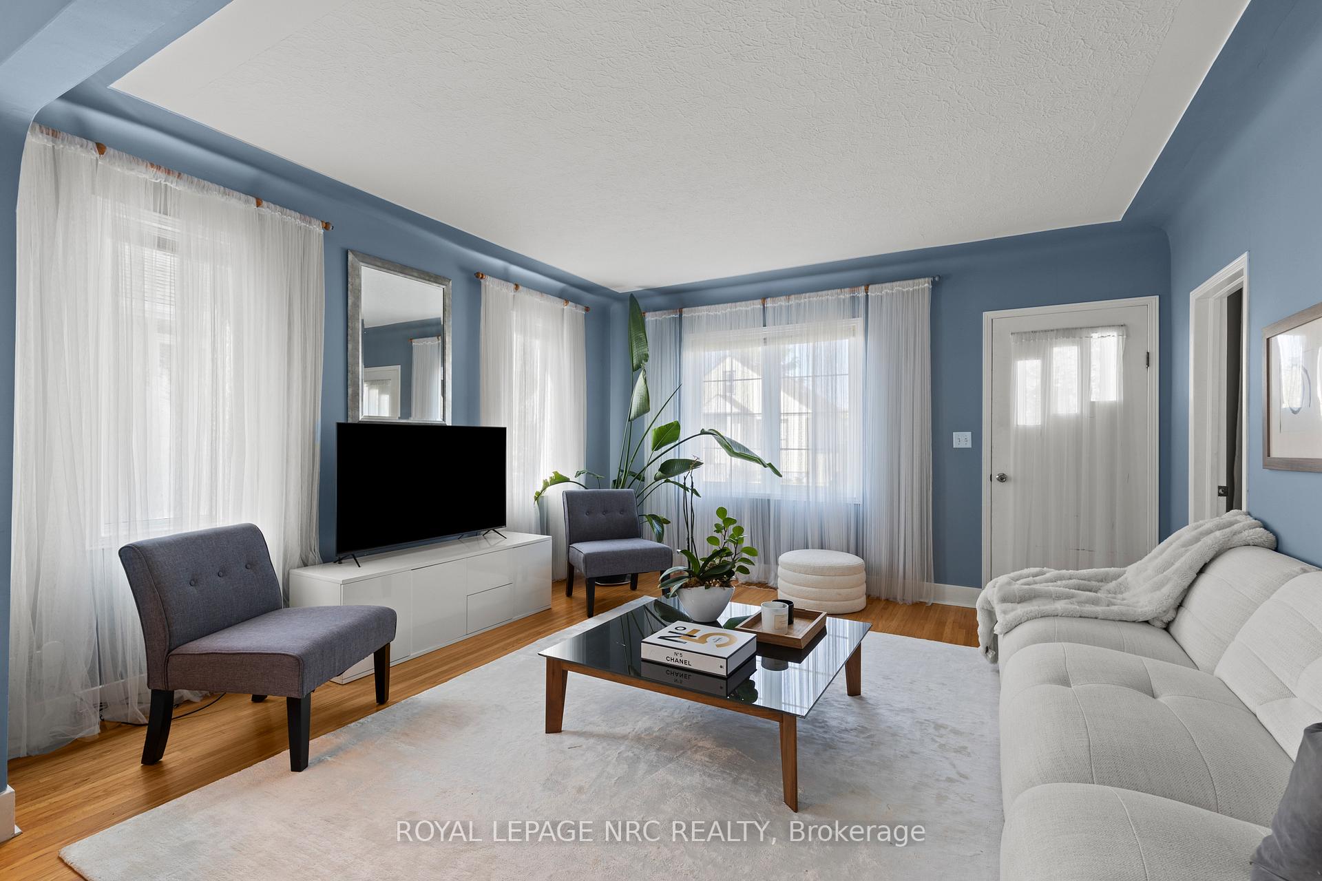 Photo 8 of 28 Augusta Avenue, St. Catharines, Facer — HOMEH