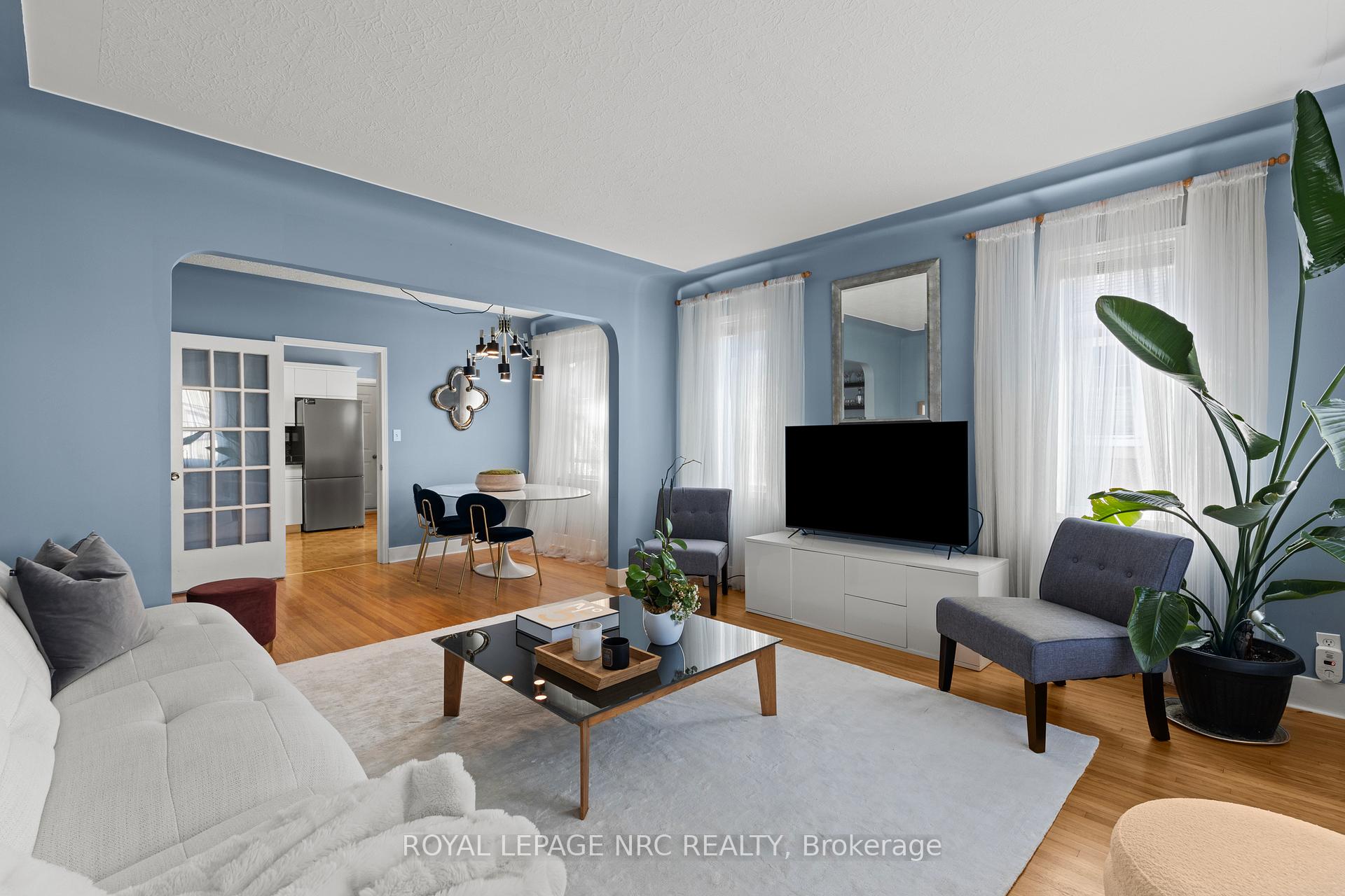 Photo 9 of 28 Augusta Avenue, St. Catharines, Facer — HOMEH