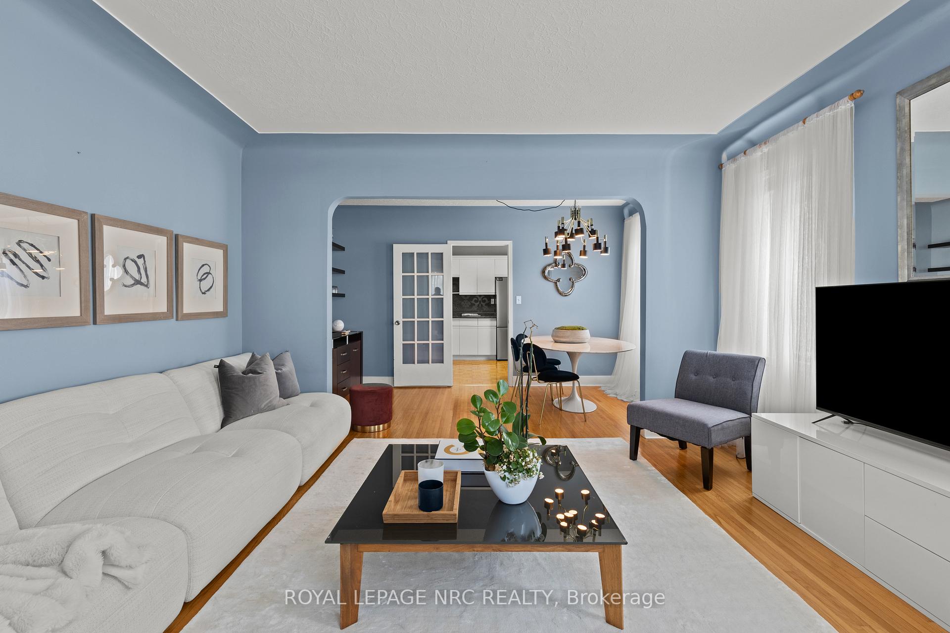 Photo 10 of 28 Augusta Avenue, St. Catharines, Facer — HOMEH