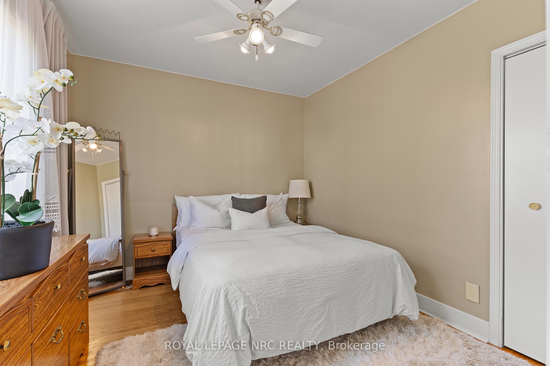 Photo 12 of 28 Augusta Avenue, St. Catharines, Facer — HOMEH