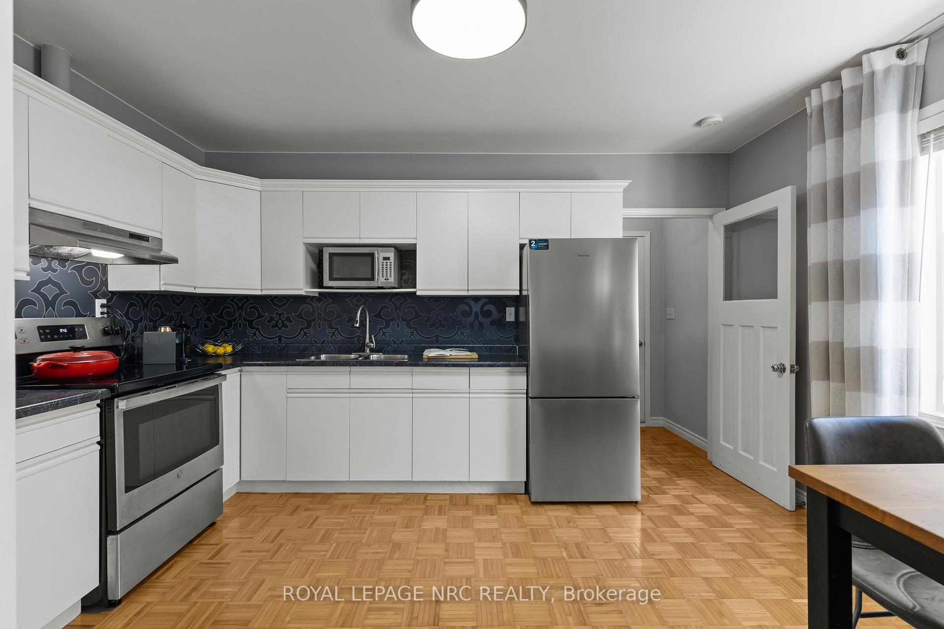 Photo 18 of 28 Augusta Avenue, St. Catharines, Facer — HOMEH