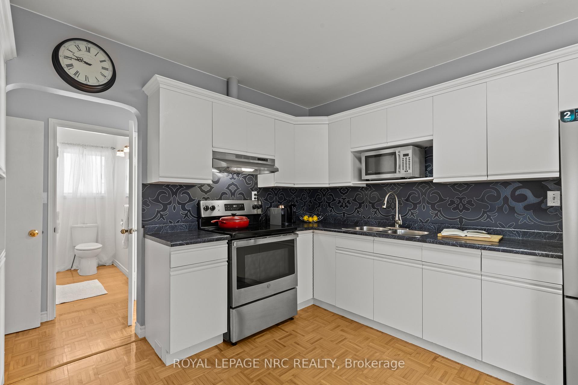 Photo 19 of 28 Augusta Avenue, St. Catharines, Facer — HOMEH