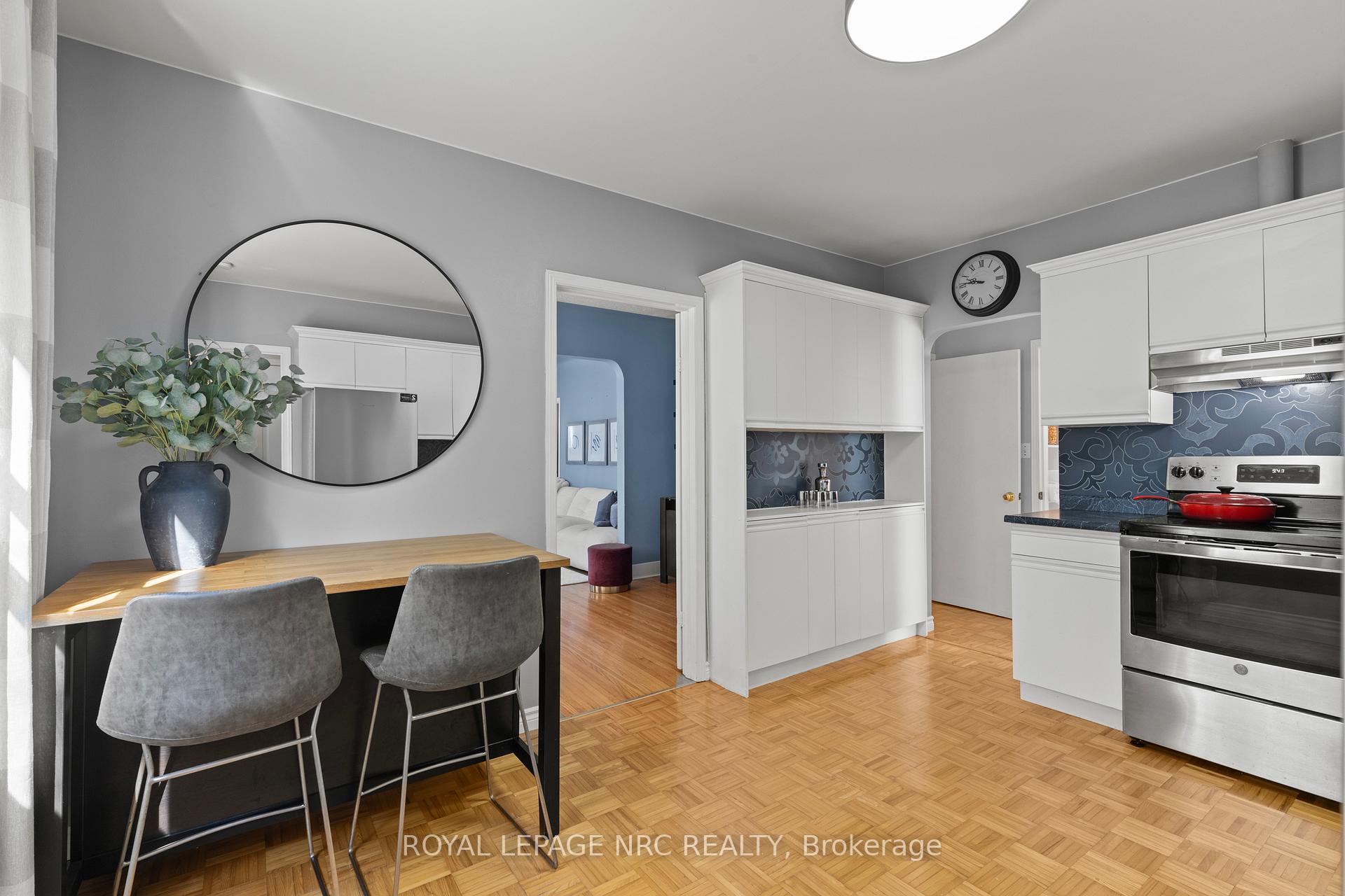 Photo 21 of 28 Augusta Avenue, St. Catharines, Facer — HOMEH