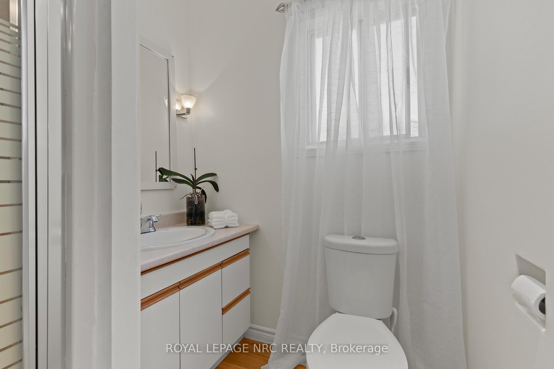Photo 25 of 28 Augusta Avenue, St. Catharines, Facer — HOMEH