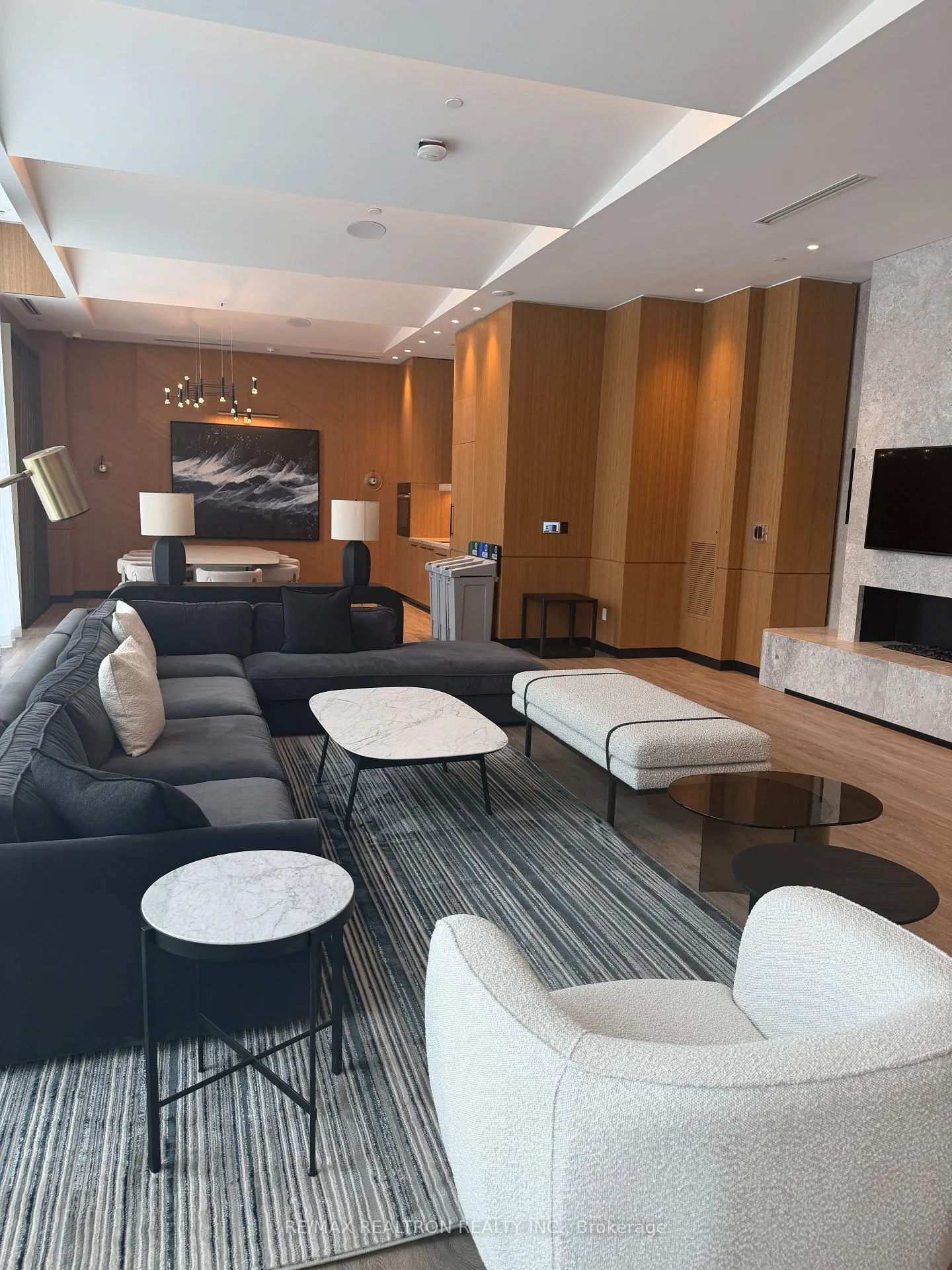 Front of Unit 2408, 60 Central Park Roadway Road W