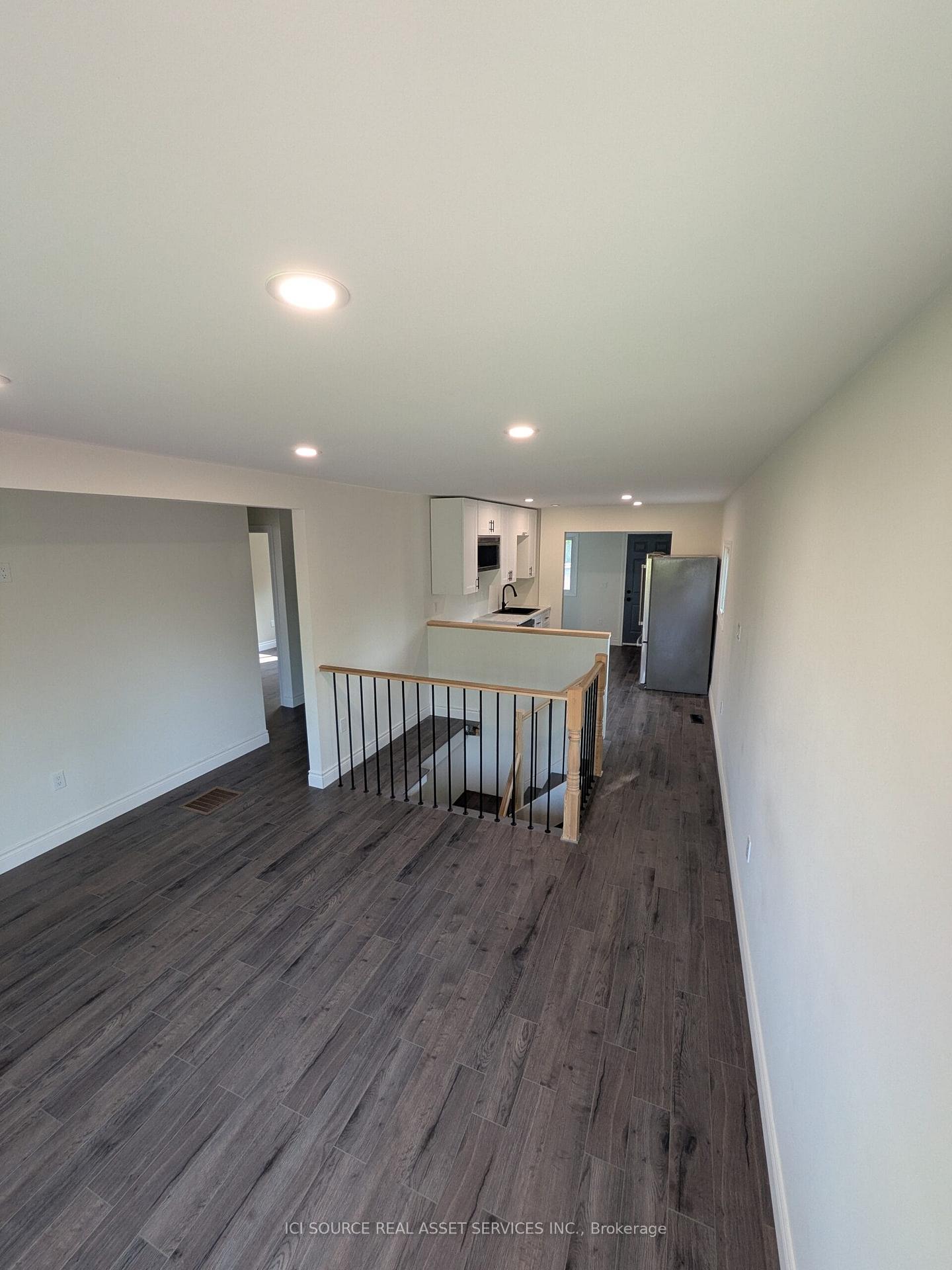 Photo 4 of 40 Merigold Street, St. Catharines, Western Hill — HOMEH