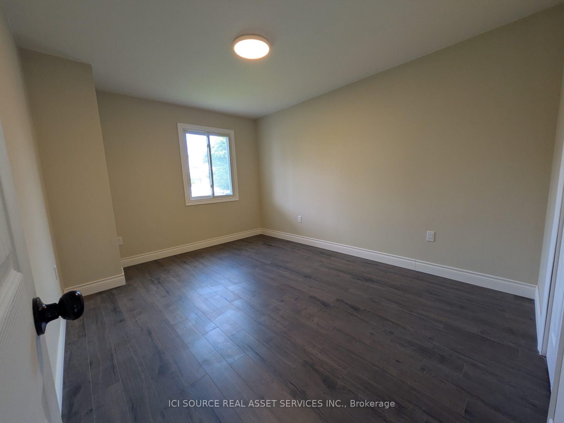 Photo 7 of 40 Merigold Street, St. Catharines, Western Hill — HOMEH