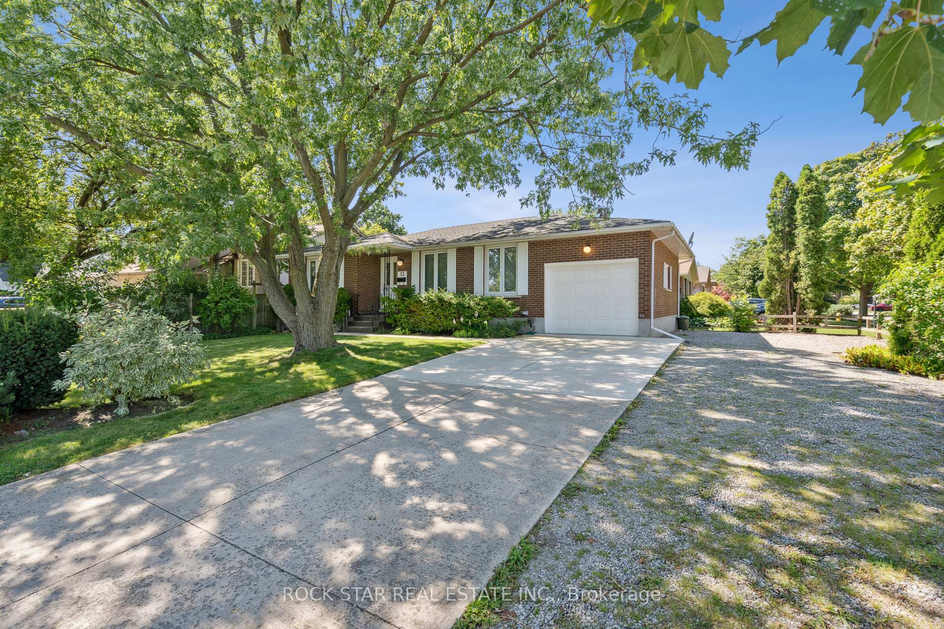 Photo 2 of Unit Lower, 13 Derby Lane, St. Catharines, E. Chester — HOMEH