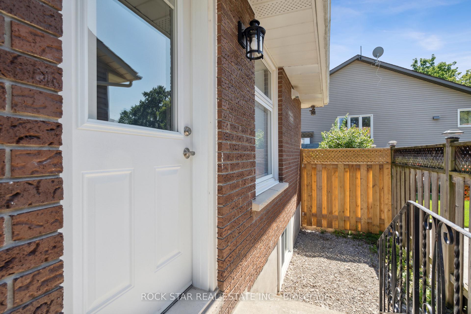 Photo 4 of Unit Lower, 13 Derby Lane, St. Catharines, E. Chester — HOMEH