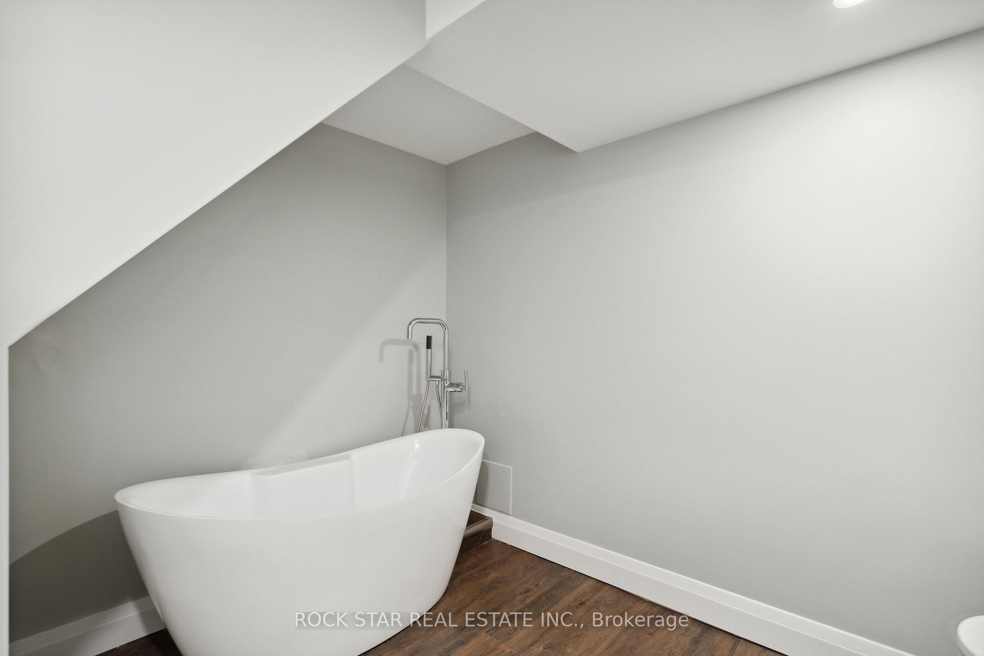 Photo 17 of Unit Lower, 13 Derby Lane, St. Catharines, E. Chester — HOMEH