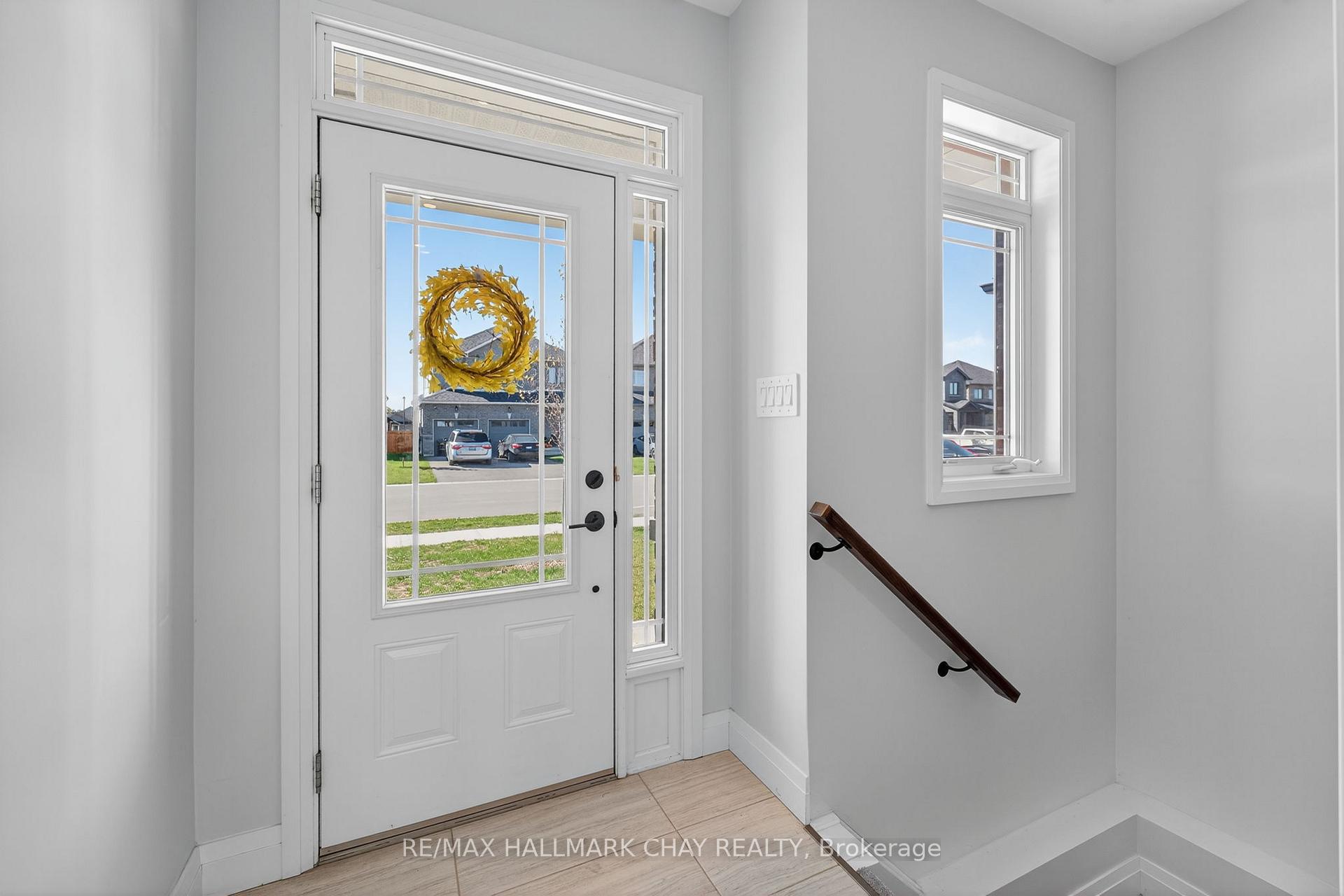 Photo 2 of 138 Ritchie Crescent, Springwater, Elmvale — HOMEH