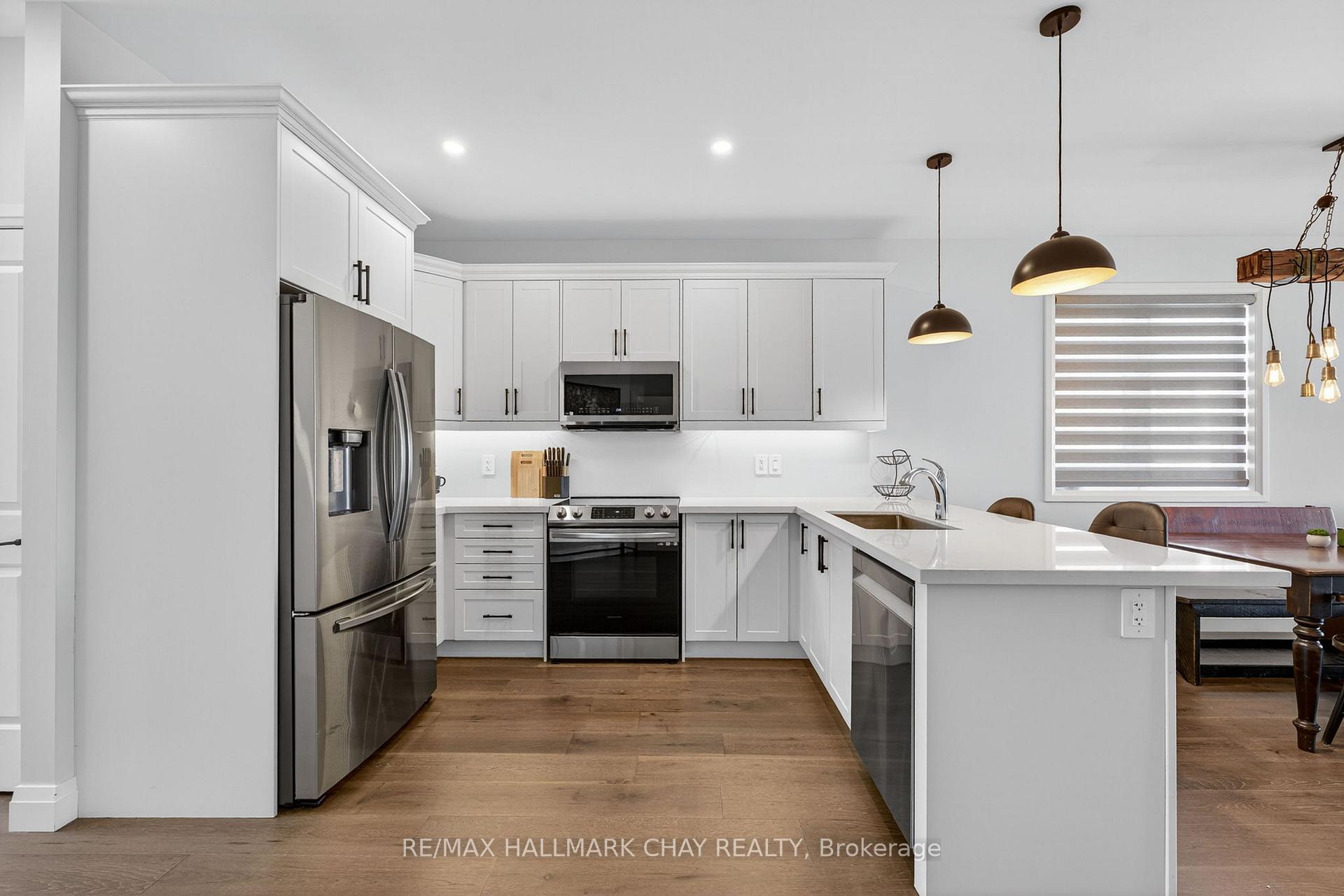 Photo 4 of 138 Ritchie Crescent, Springwater, Elmvale — HOMEH
