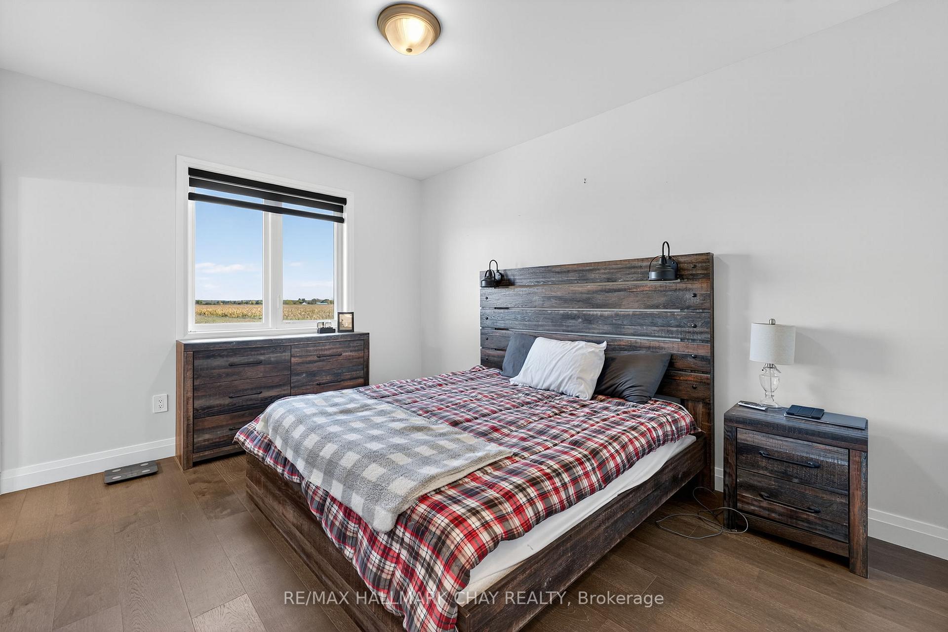 Photo 10 of 138 Ritchie Crescent, Springwater, Elmvale — HOMEH