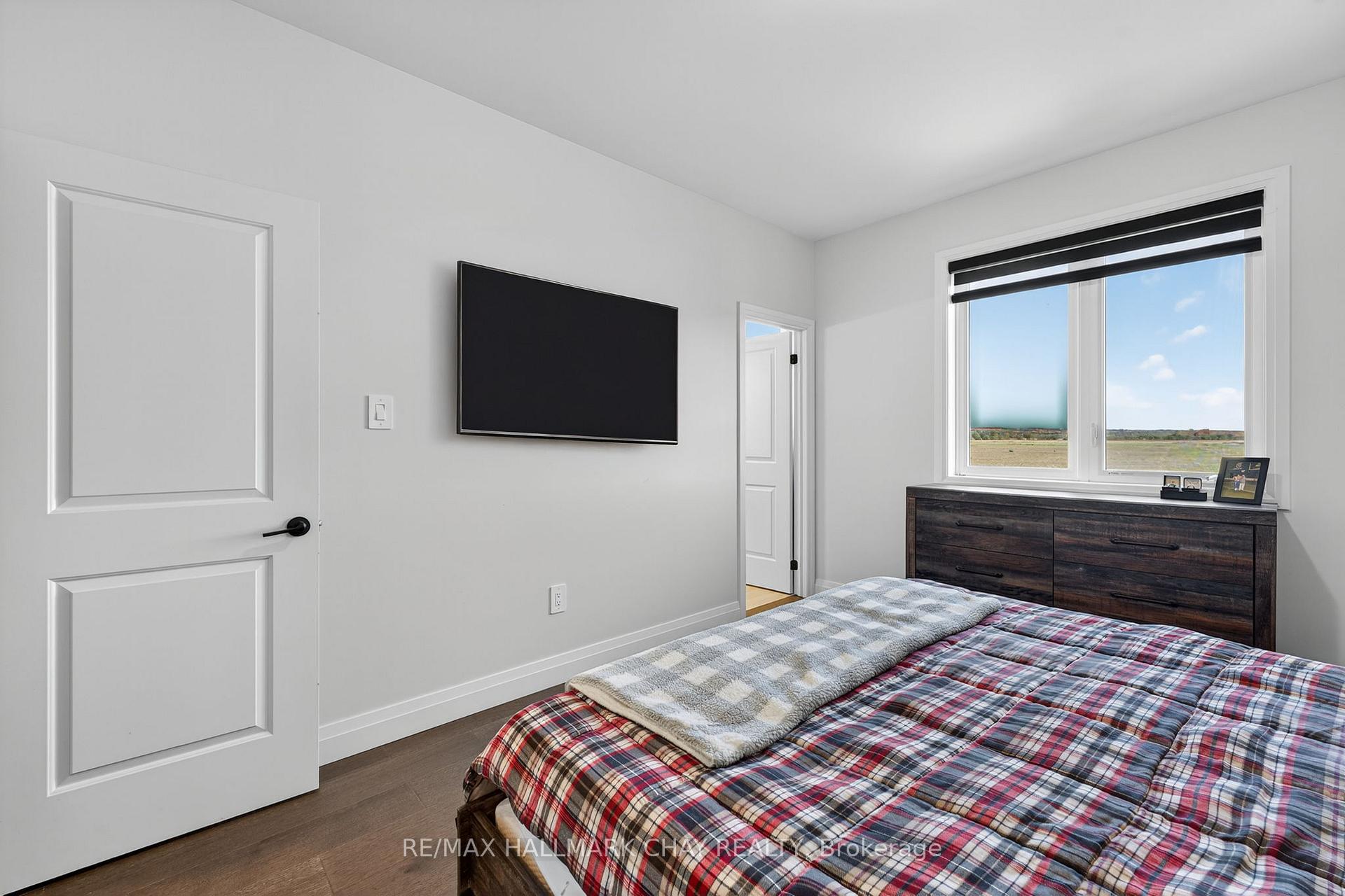 Photo 11 of 138 Ritchie Crescent, Springwater, Elmvale — HOMEH