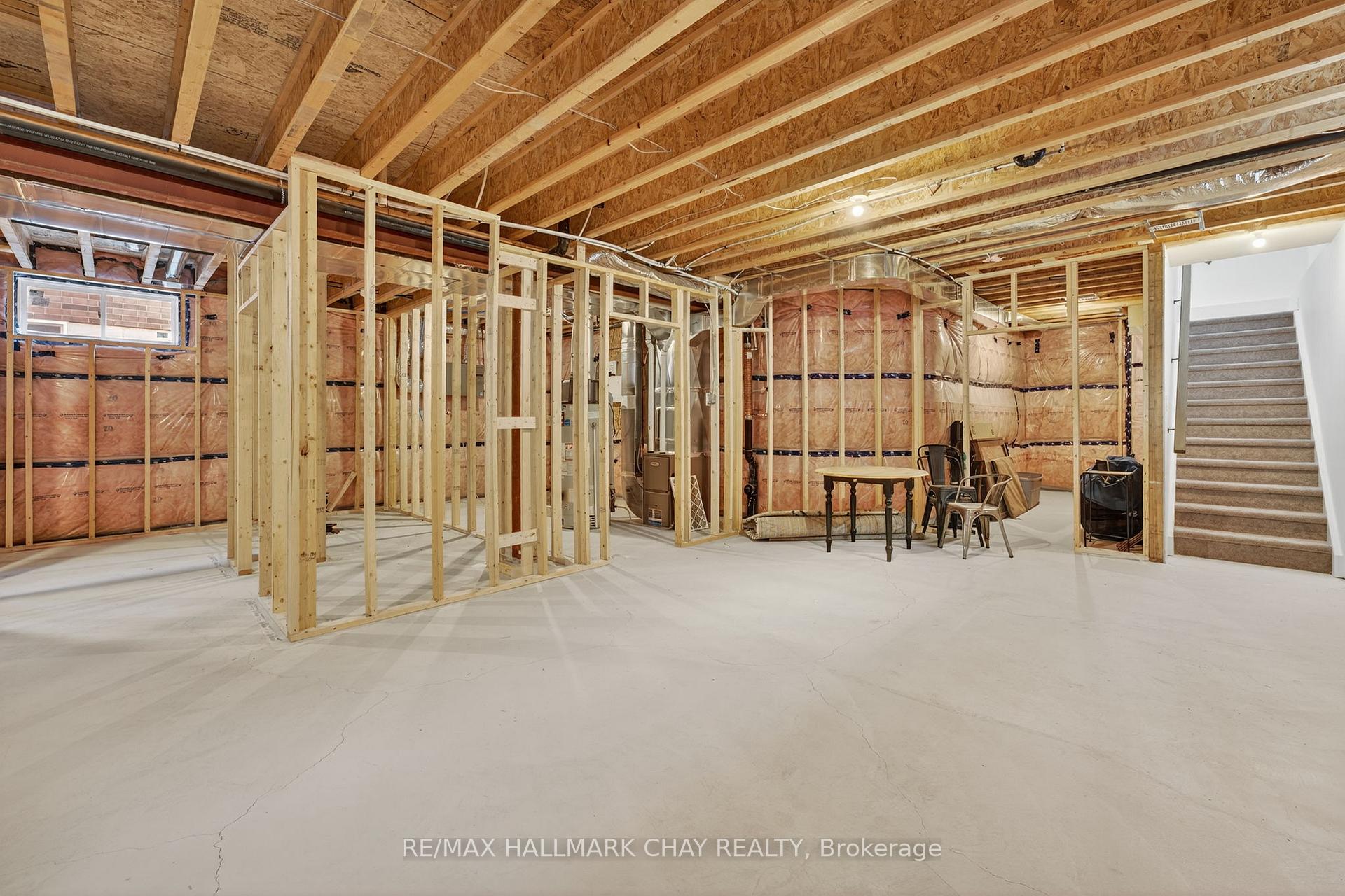 Photo 16 of 138 Ritchie Crescent, Springwater, Elmvale — HOMEH