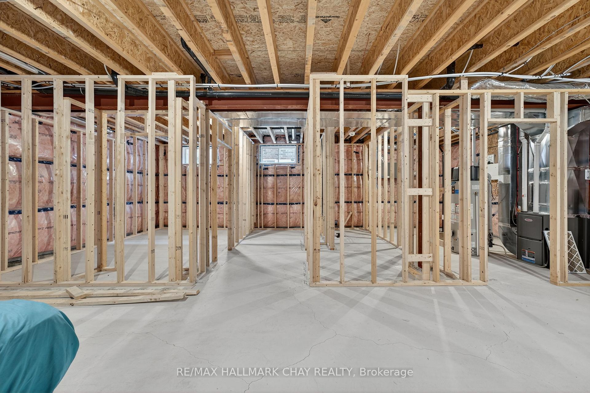 Photo 18 of 138 Ritchie Crescent, Springwater, Elmvale — HOMEH