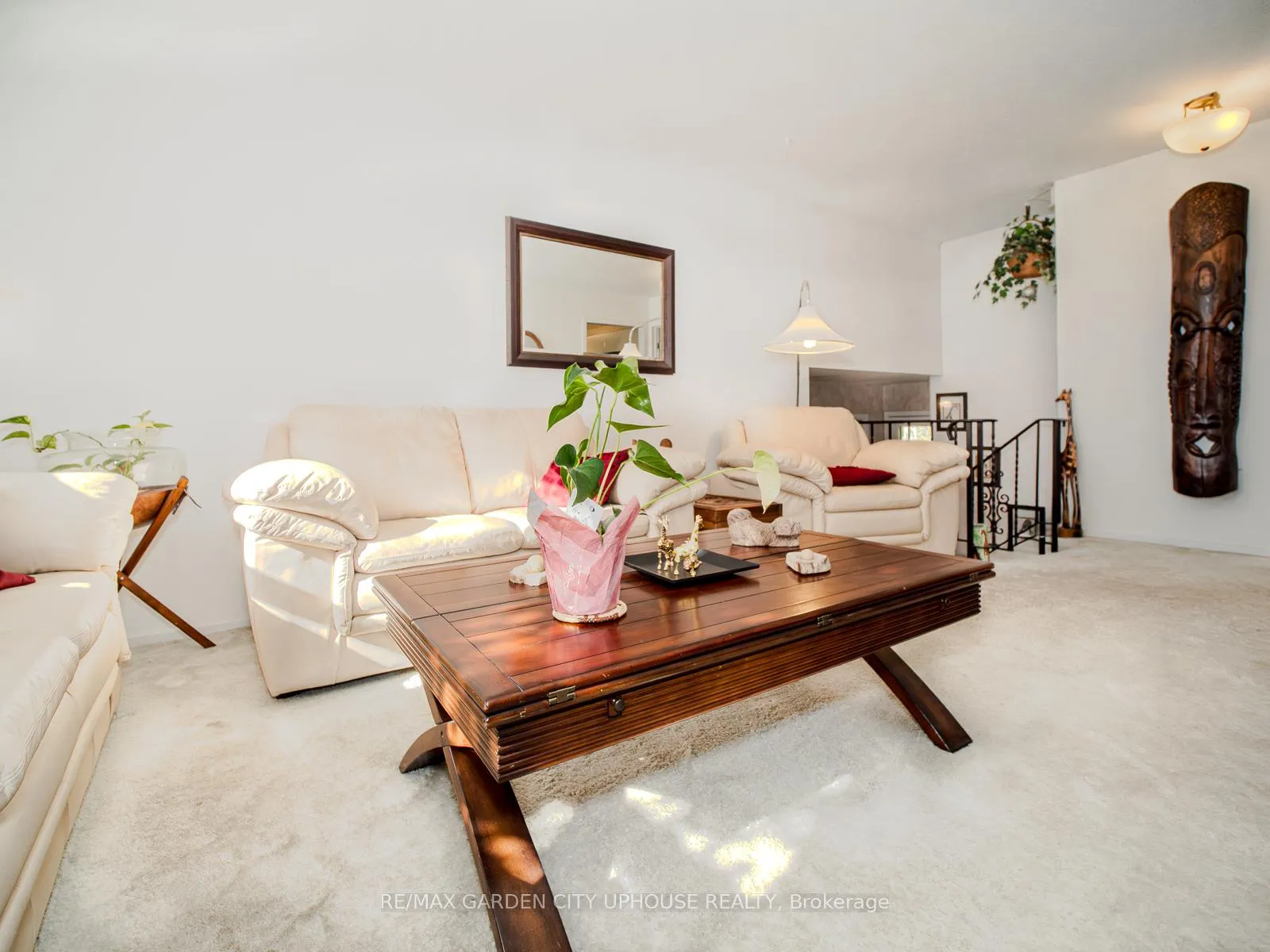 Photo 17 of 56 The Cedars, St. Catharines, Vine/Linwell — HOMEH