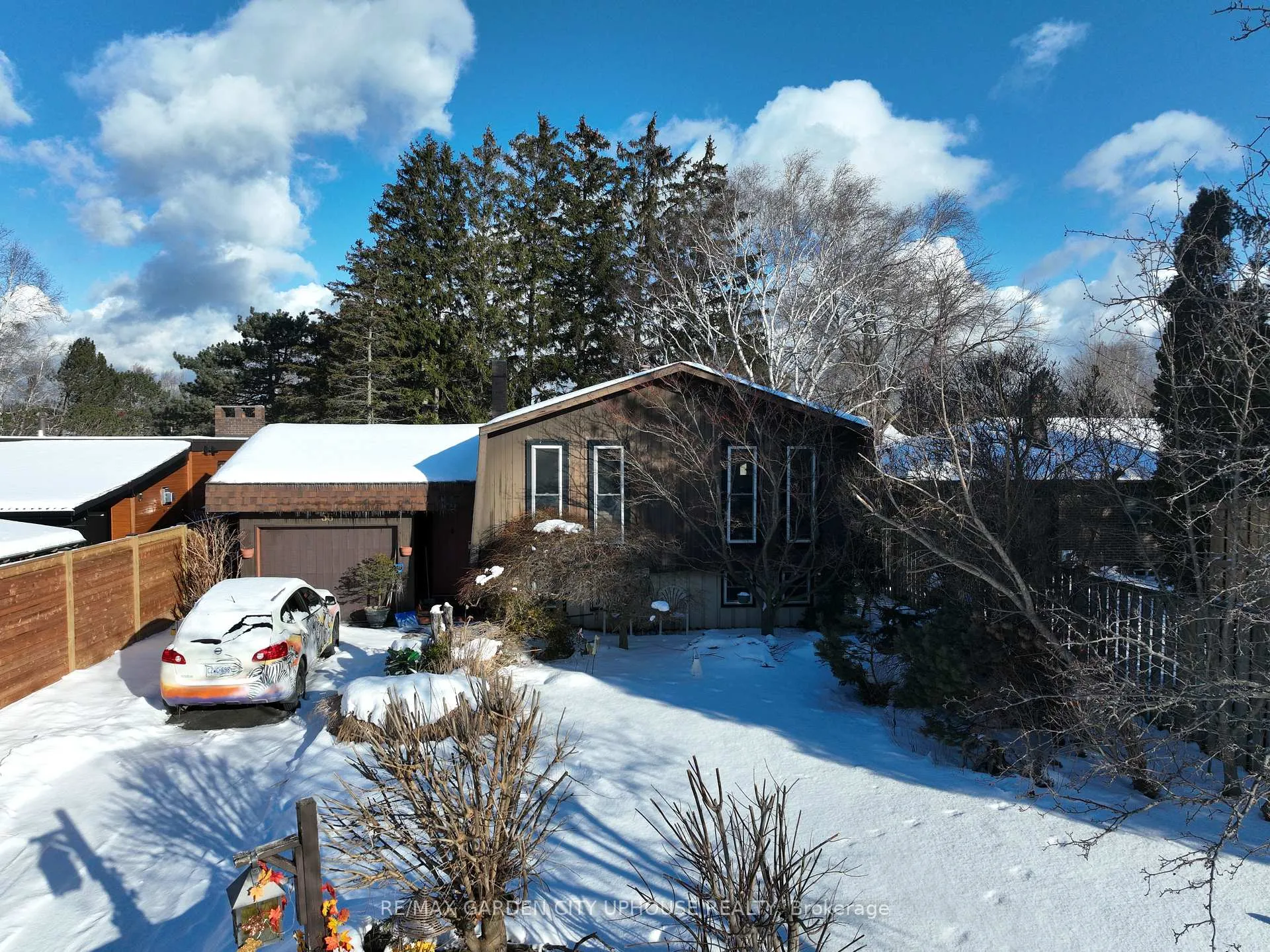 Photo 1 of 56 The Cedars, St. Catharines, Vine/Linwell — HOMEH