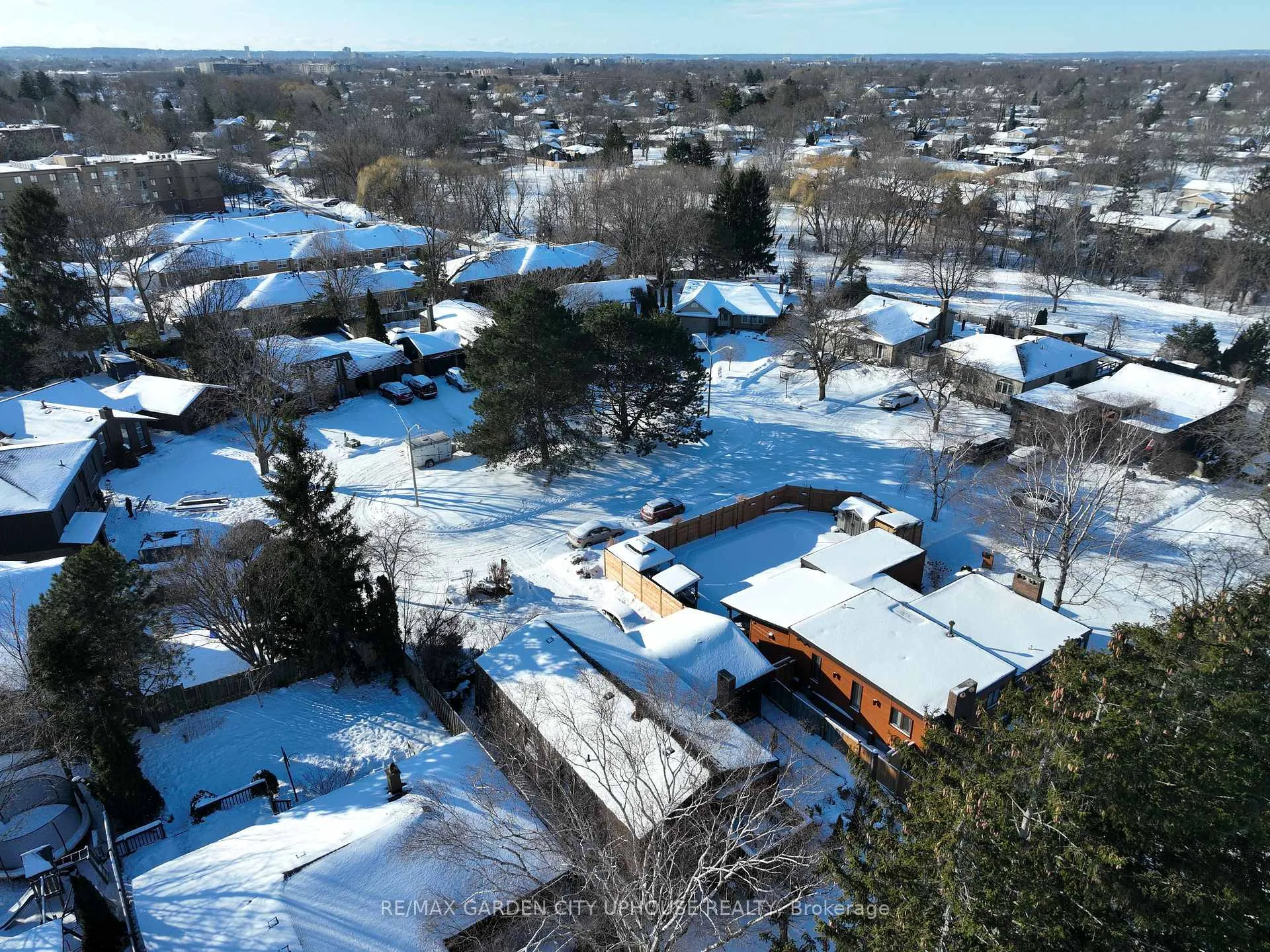 Photo 131 of 56 The Cedars, St. Catharines, Vine/Linwell — HOMEH