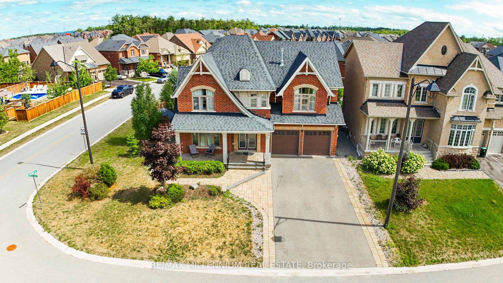 Photo 1 of 58 Trail Boulevard, Springwater, Centre Vespra — HOMEH