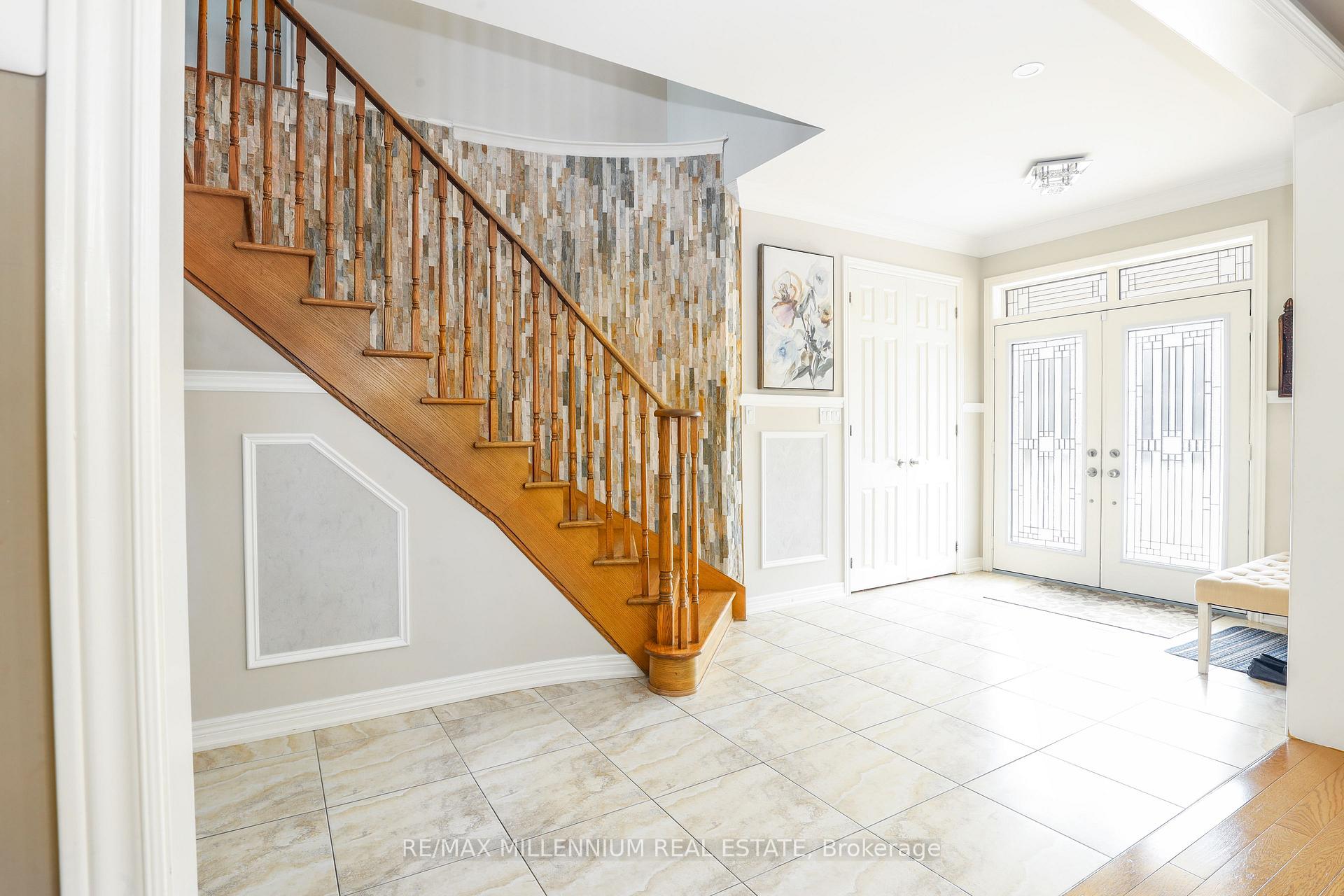 Photo 5 of 58 Trail Boulevard, Springwater, Centre Vespra — HOMEH