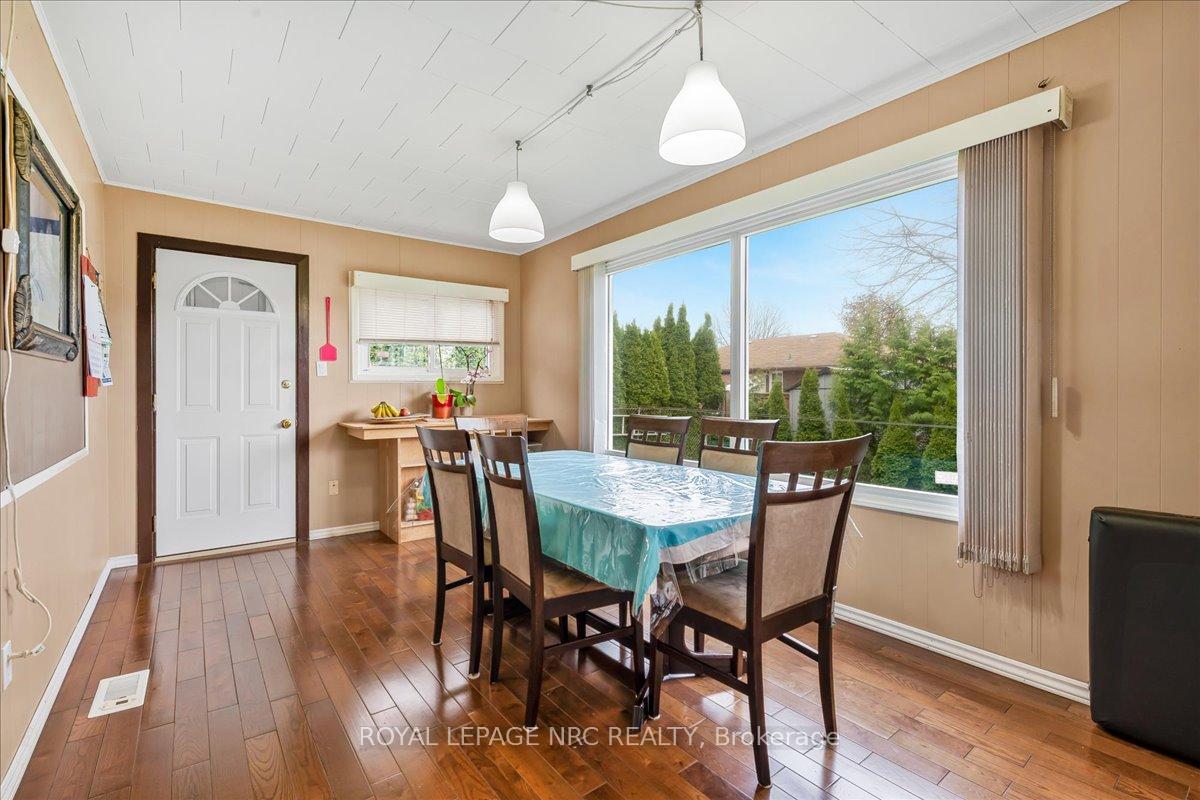 Photo 10 of 16 Dunraven Avenue, St. Catharines, Carlton/Bunting — HOMEH