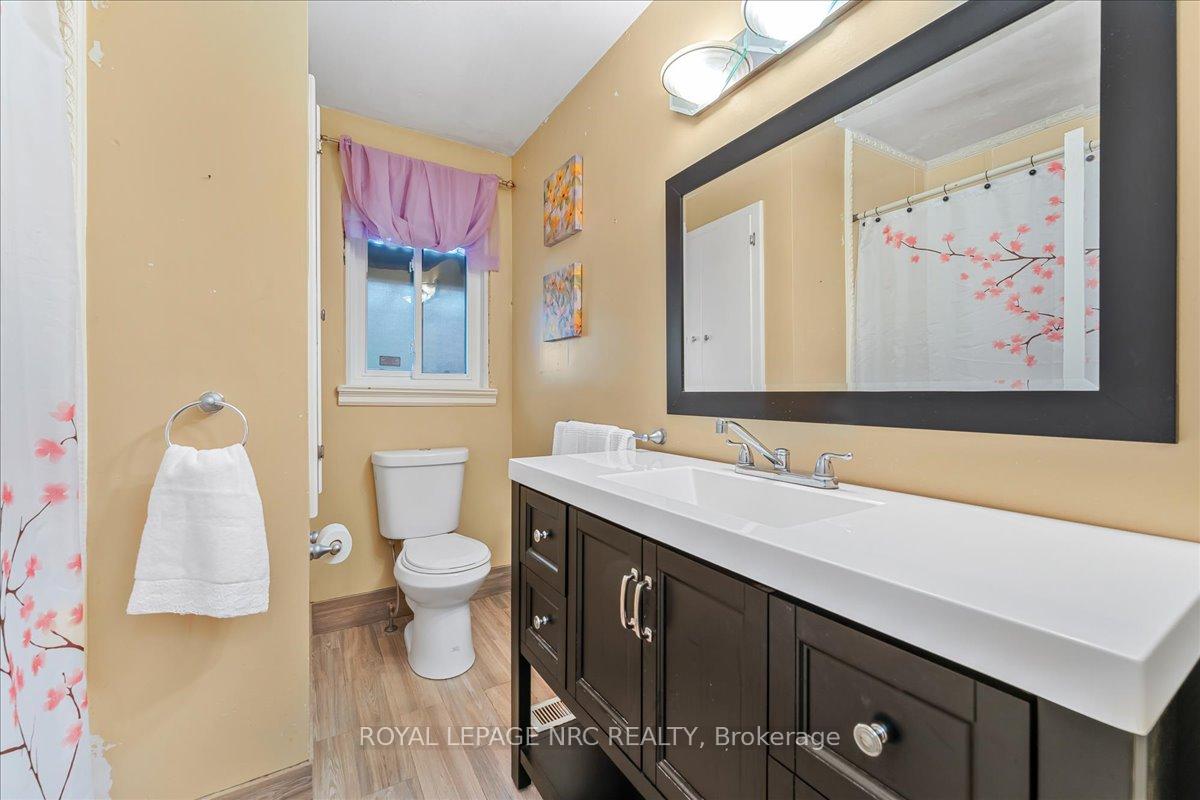 Photo 12 of 16 Dunraven Avenue, St. Catharines, Carlton/Bunting — HOMEH