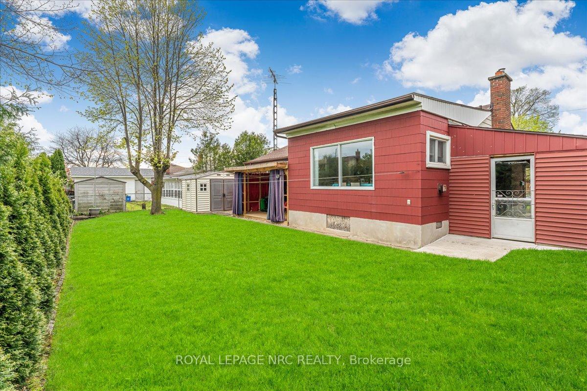 Photo 29 of 16 Dunraven Avenue, St. Catharines, Carlton/Bunting — HOMEH