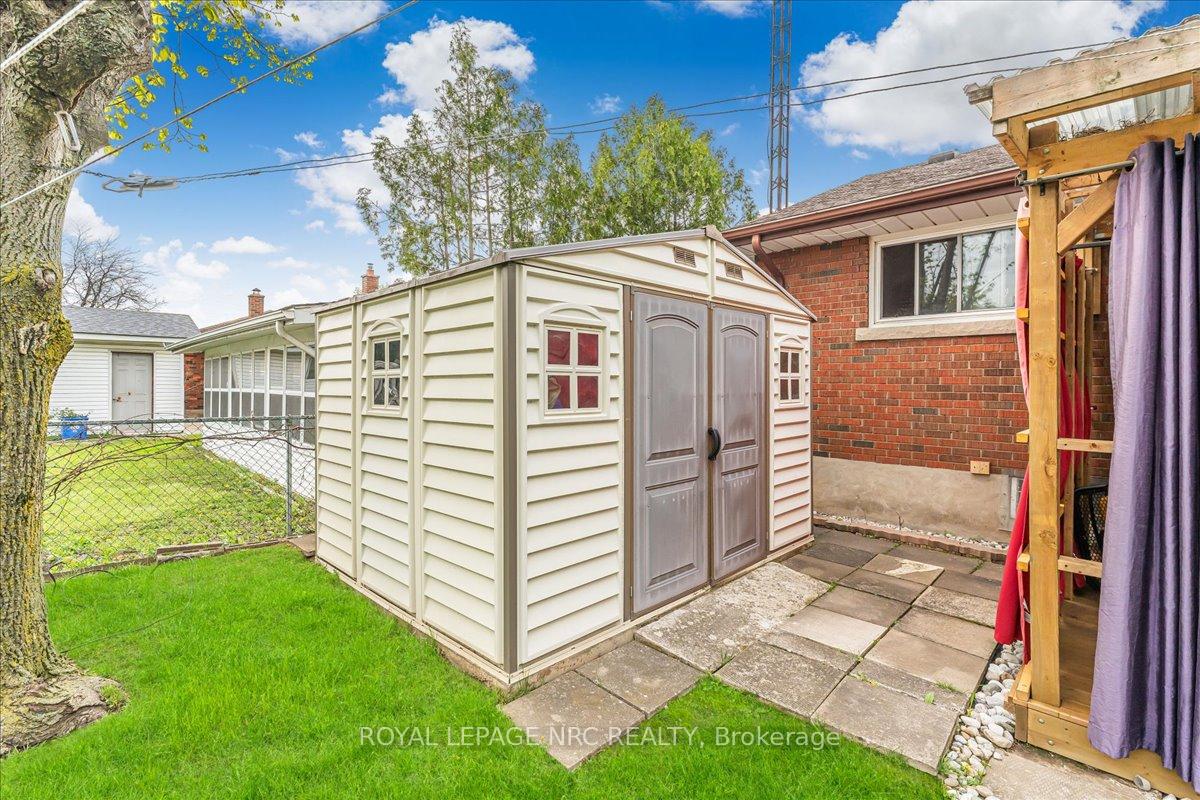 Photo 33 of 16 Dunraven Avenue, St. Catharines, Carlton/Bunting — HOMEH