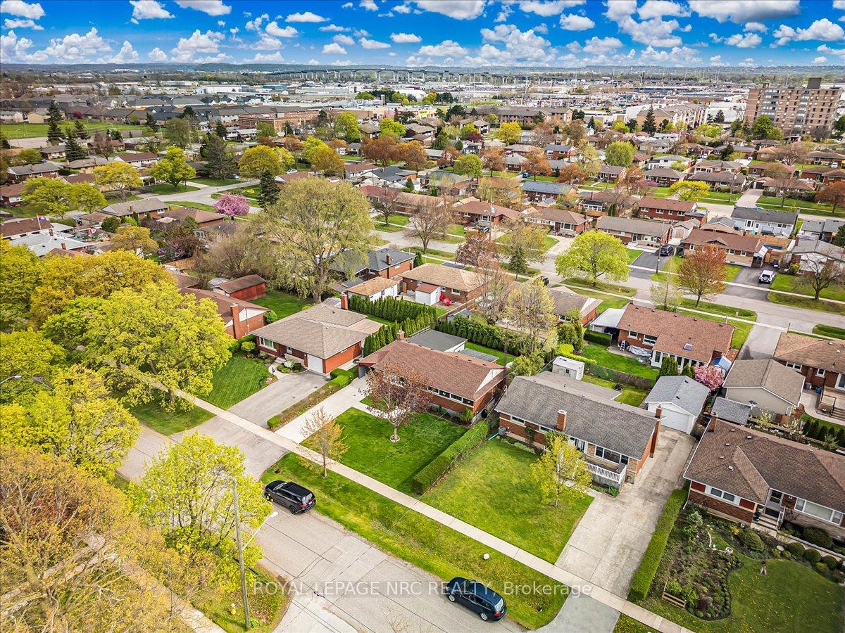 Photo 37 of 16 Dunraven Avenue, St. Catharines, Carlton/Bunting — HOMEH