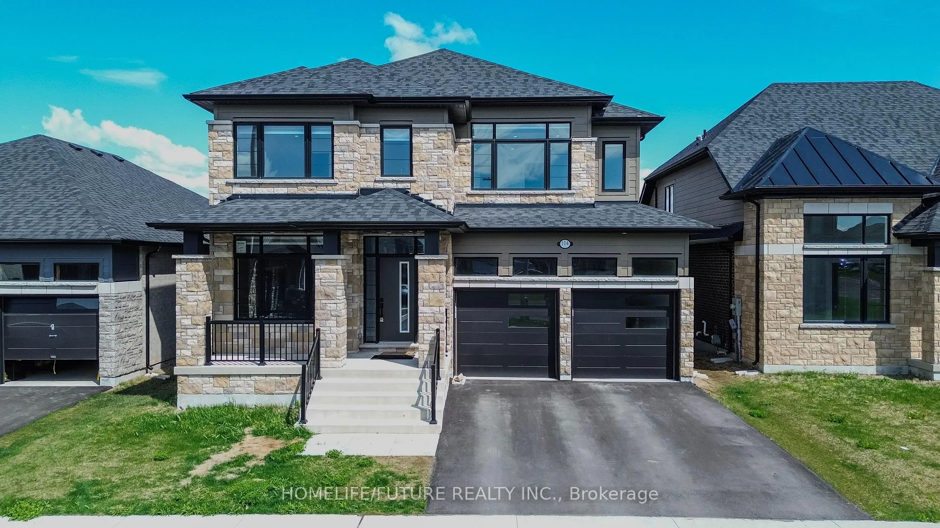 Front of 114 Shoreview Drive