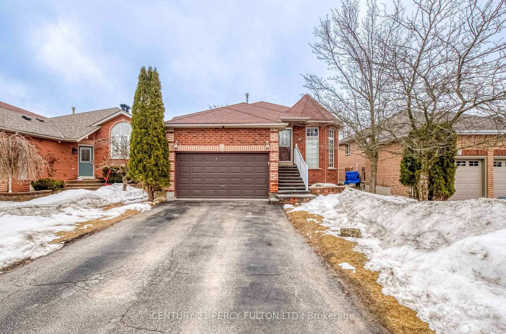 Photo 1 of 25 Crompton Drive, Barrie, Little Lake — HOMEH