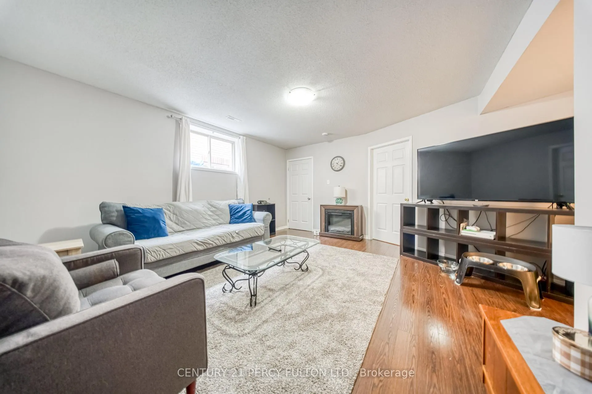 Photo 19 of 25 Crompton Drive, Barrie, Little Lake — HOMEH