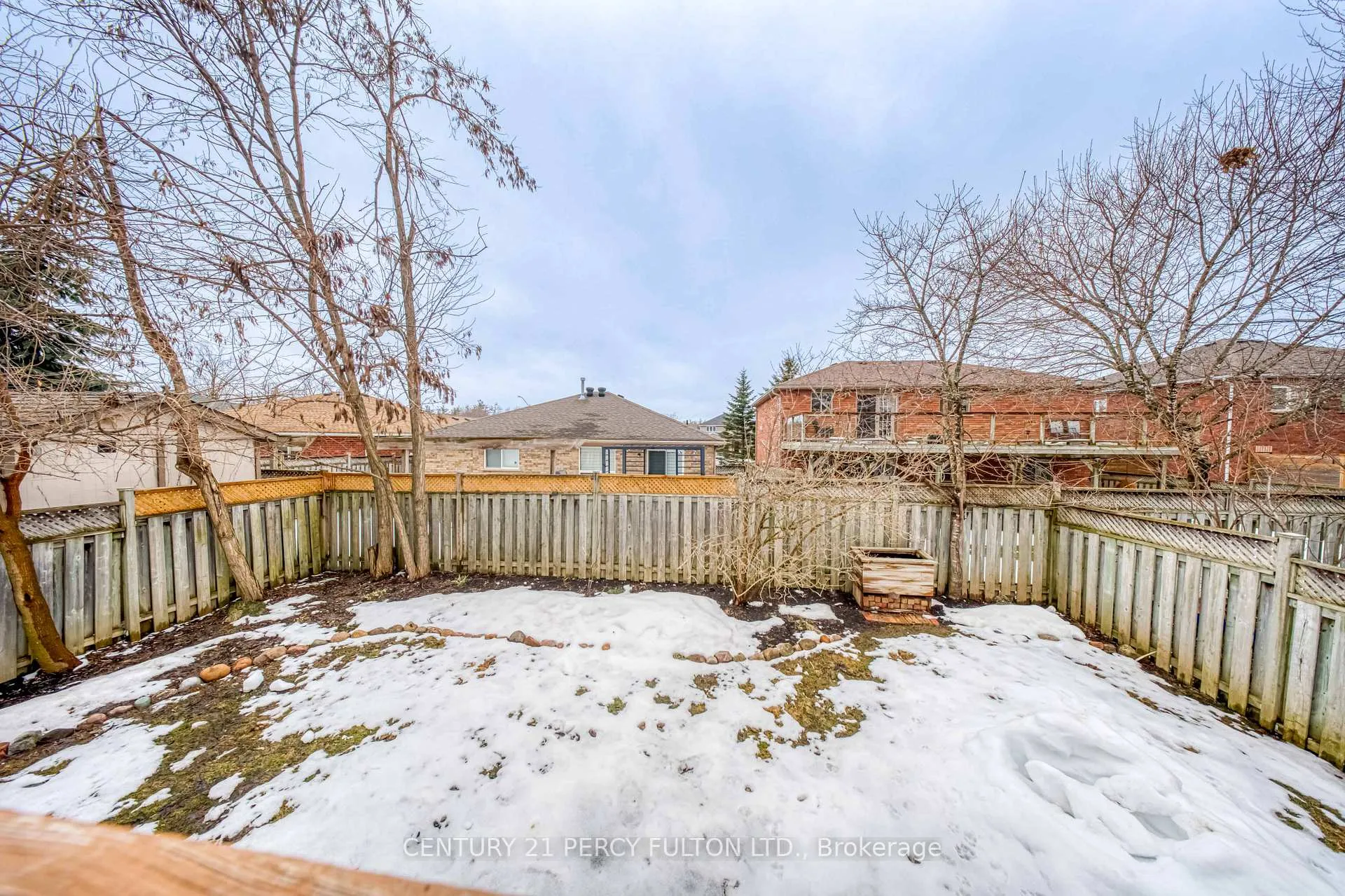 Photo 29 of 25 Crompton Drive, Barrie, Little Lake — HOMEH