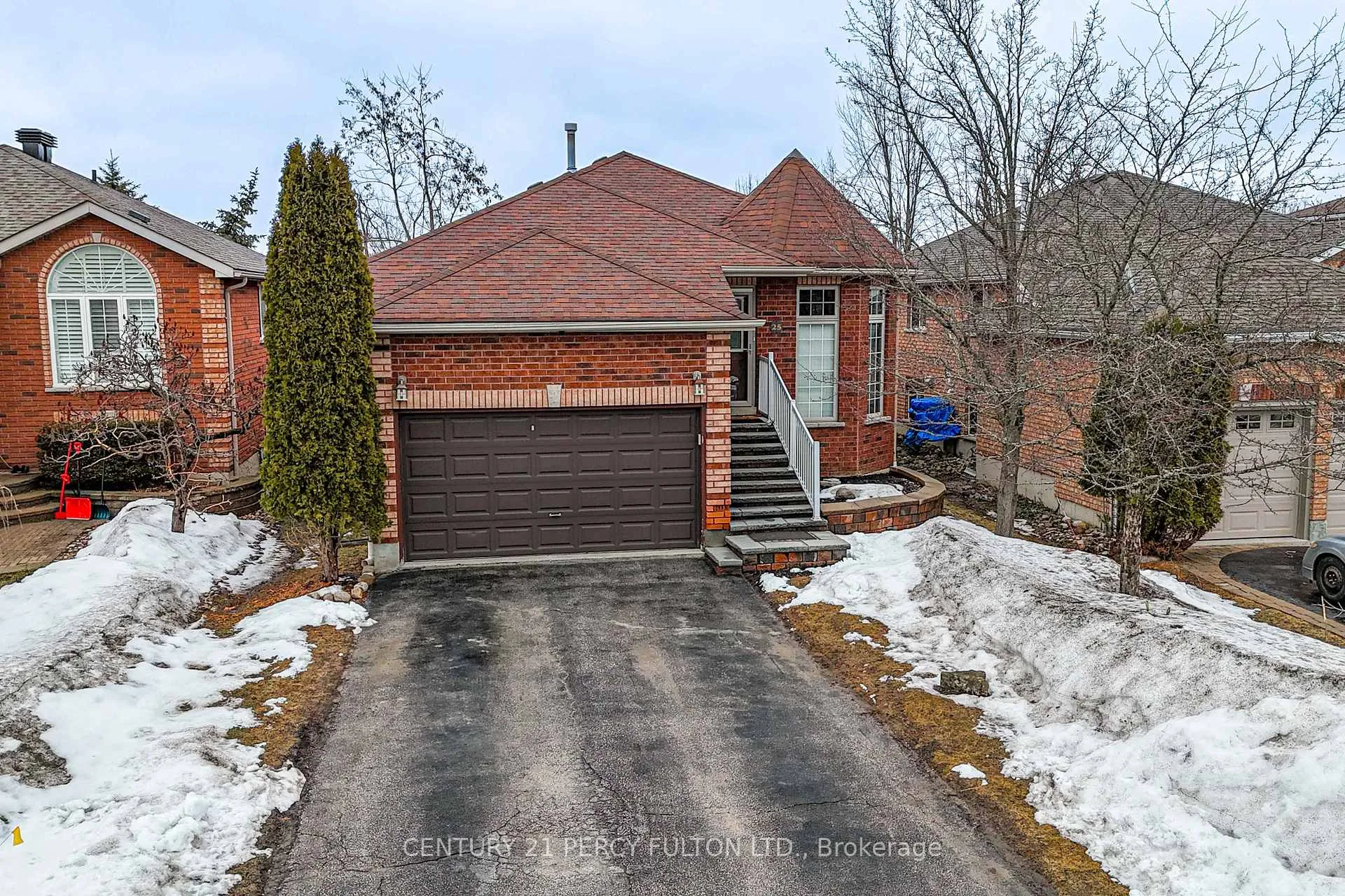 Photo 33 of 25 Crompton Drive, Barrie, Little Lake — HOMEH