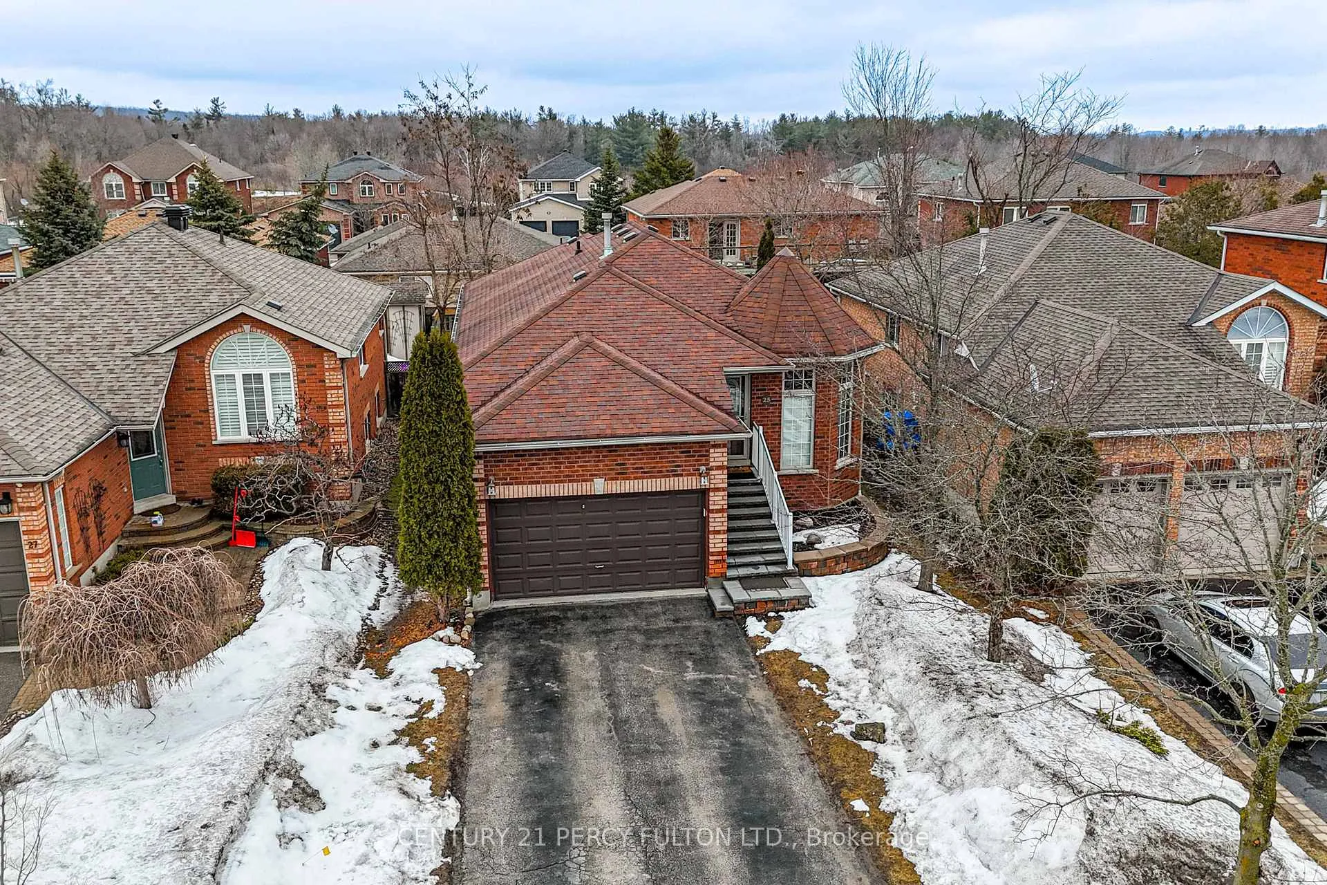 Photo 34 of 25 Crompton Drive, Barrie, Little Lake — HOMEH