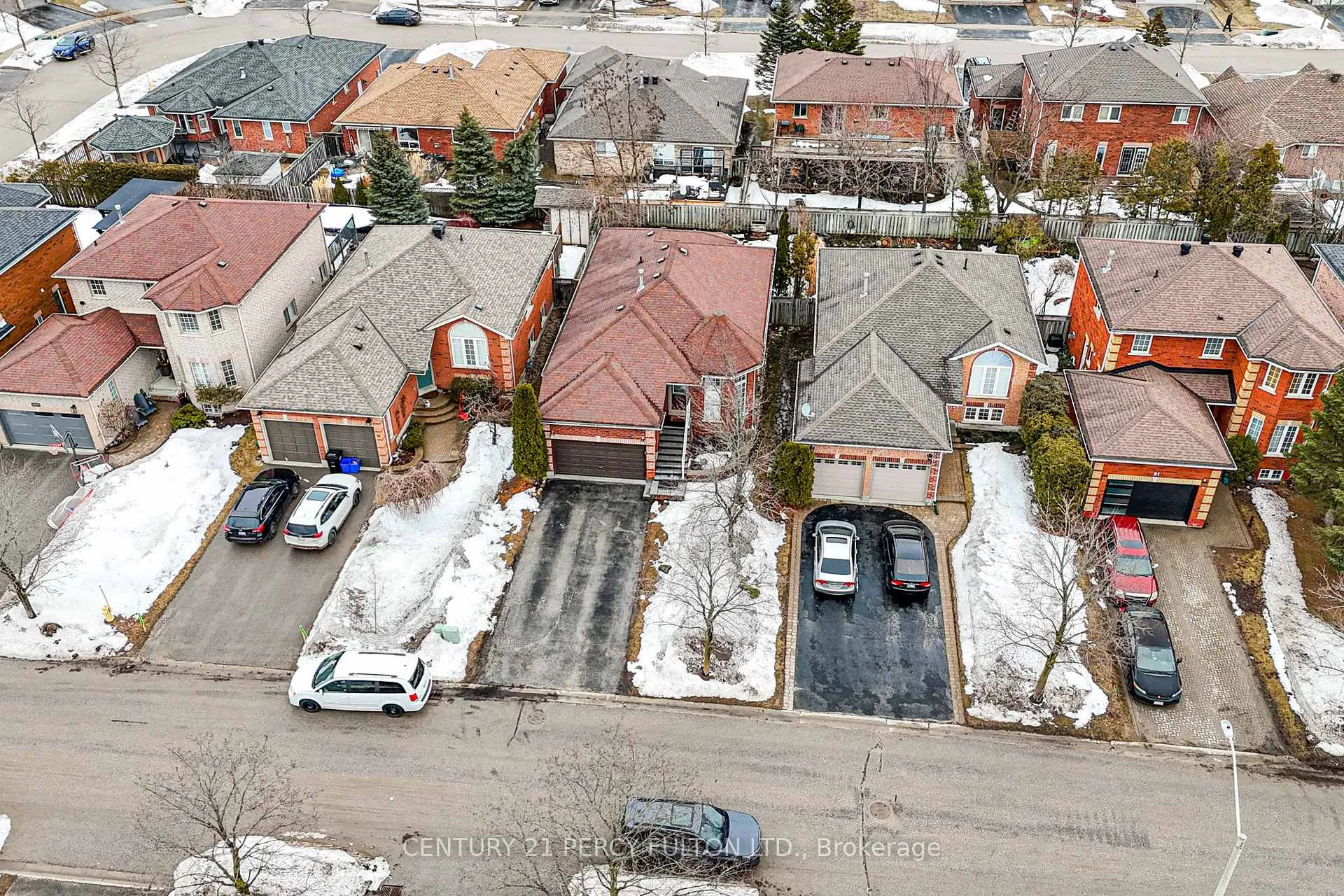 Photo 36 of 25 Crompton Drive, Barrie, Little Lake — HOMEH