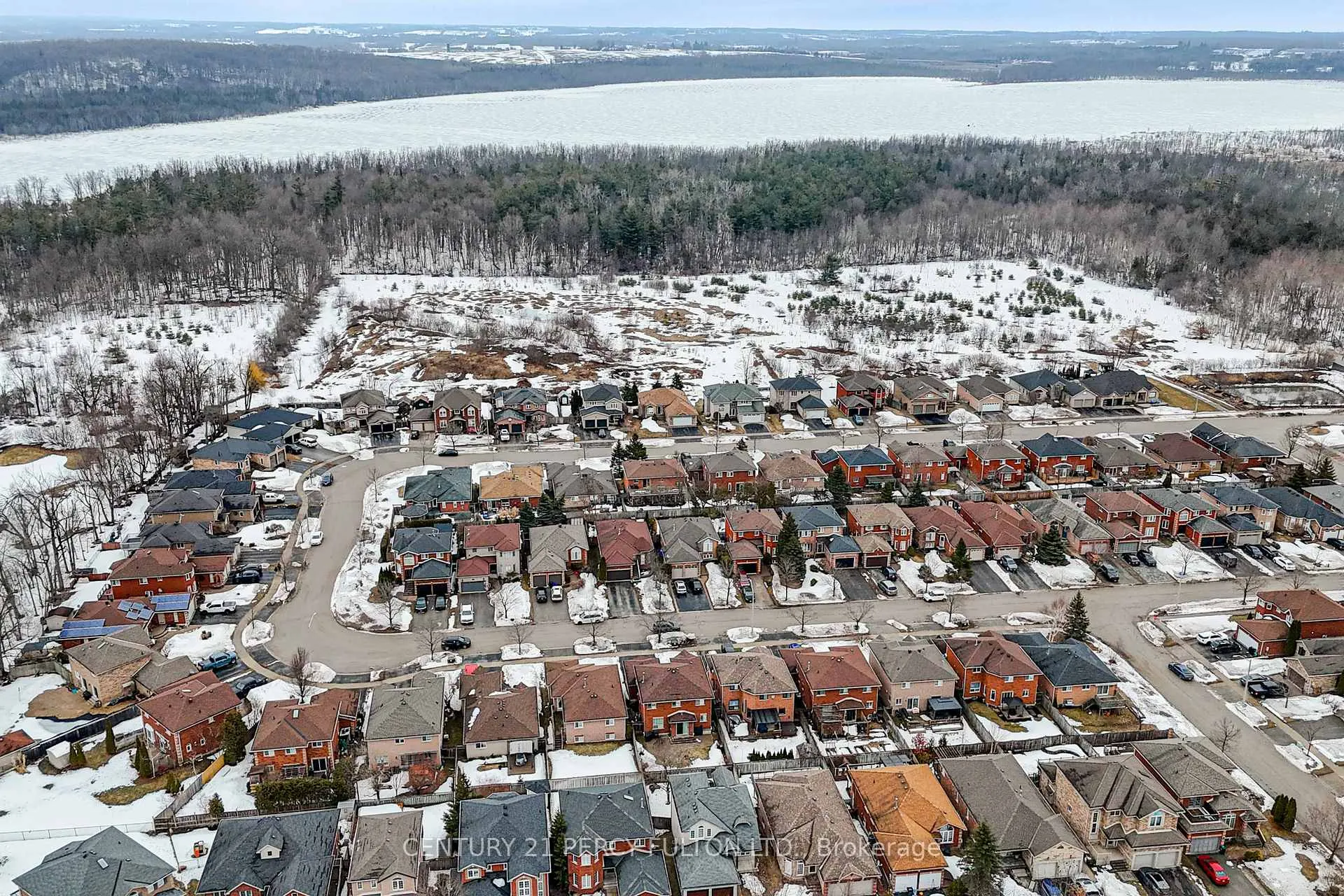 Photo 44 of 25 Crompton Drive, Barrie, Little Lake — HOMEH