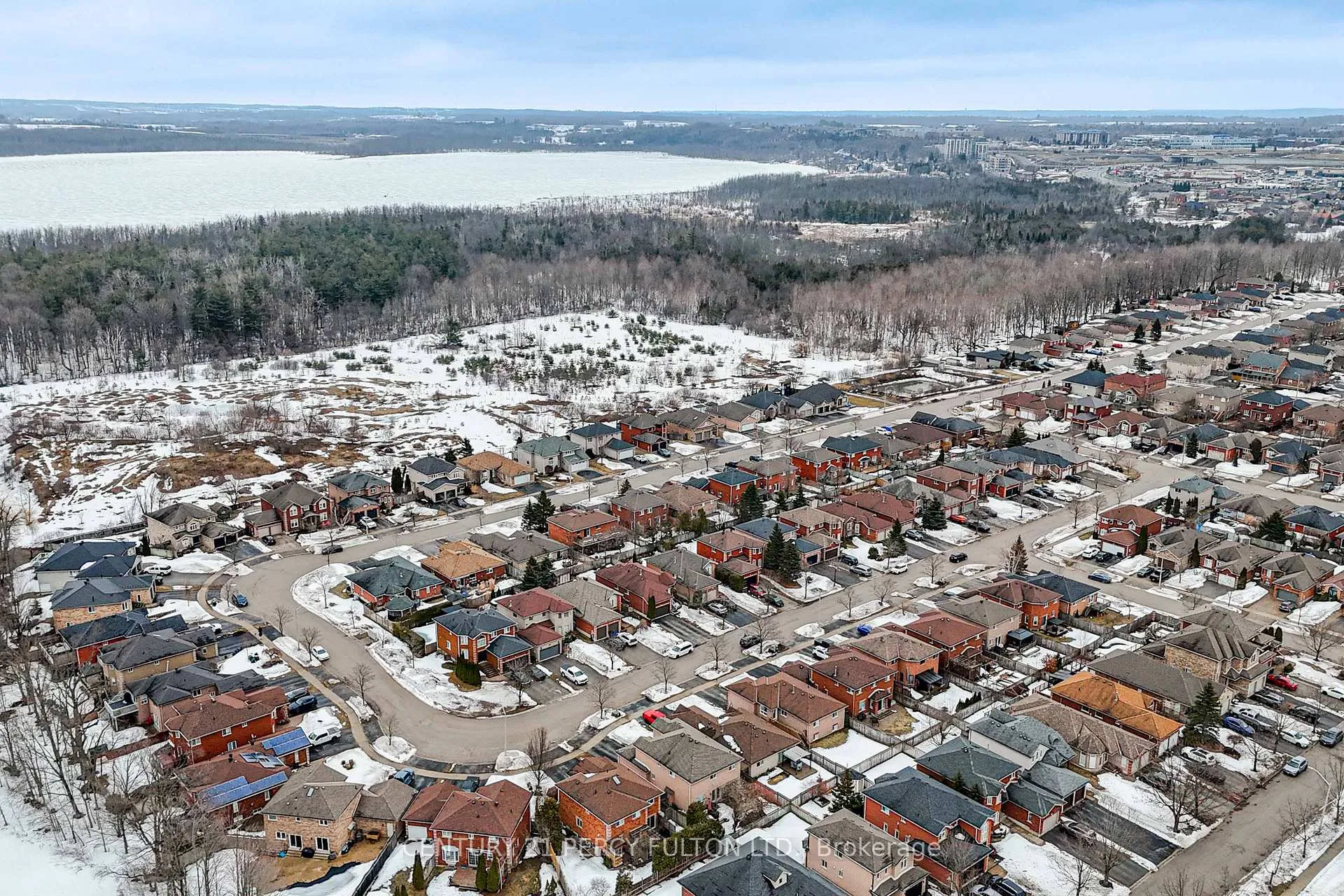 Photo 45 of 25 Crompton Drive, Barrie, Little Lake — HOMEH