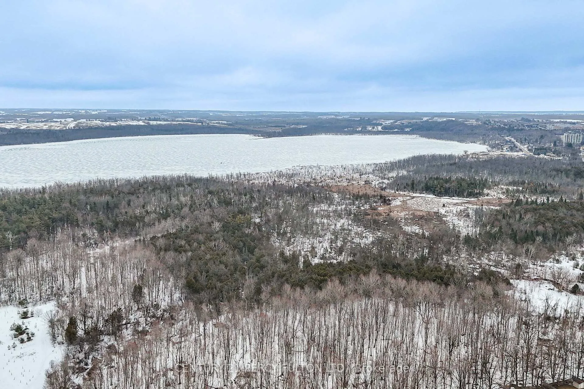 Photo 48 of 25 Crompton Drive, Barrie, Little Lake — HOMEH