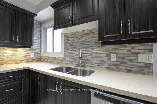 Photo 5 of 17 Gilmore Drive, Brampton, Madoc — HOMEH