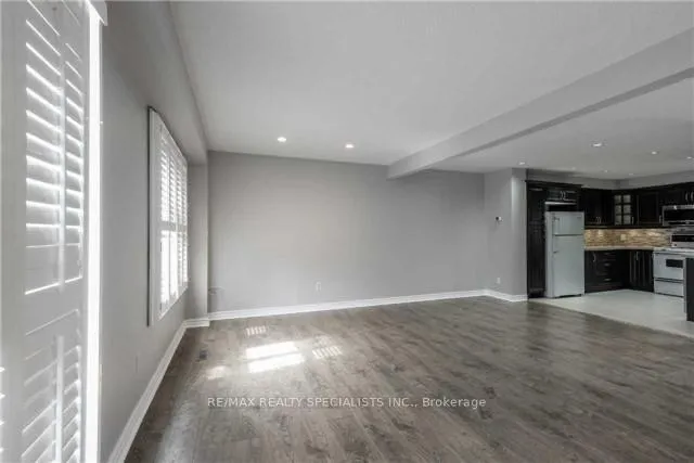 Photo 10 of 17 Gilmore Drive, Brampton, Madoc — HOMEH