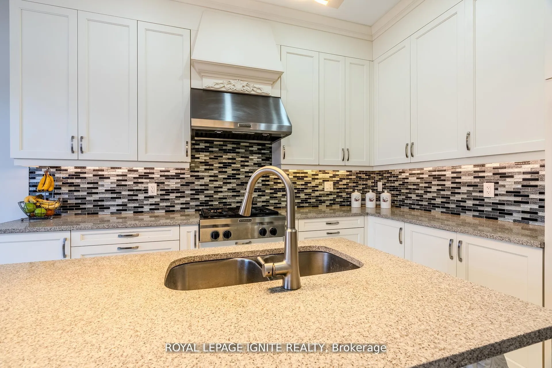 Photo 10 of 73 Kentwood Crescent, Markham, Box Grove — HOMEH