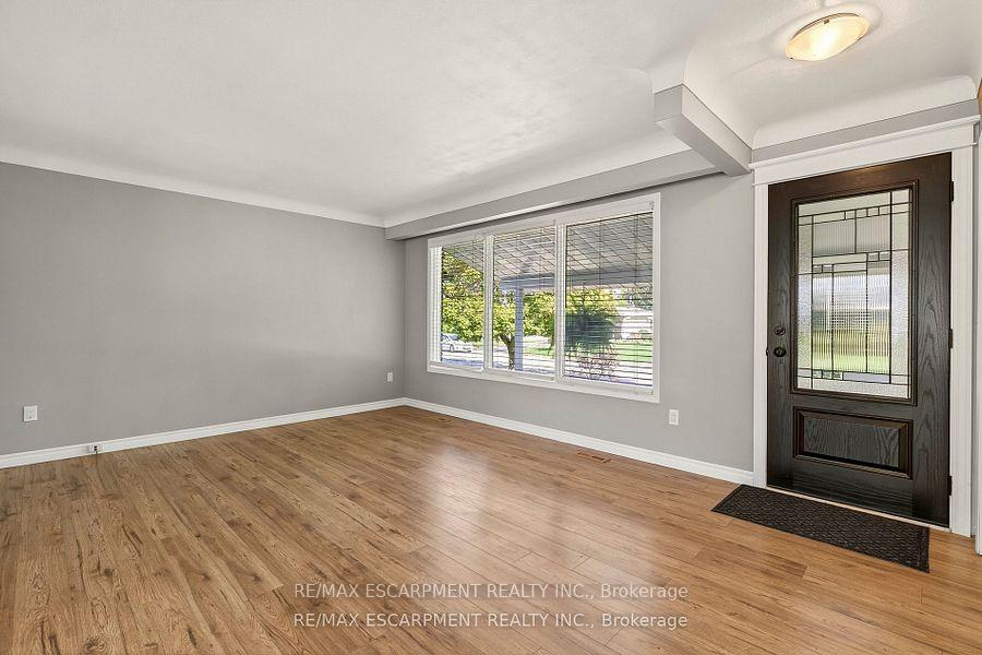 Photo 6 of 12 Ridley Heights Drive, St. Catharines, Ridley — HOMEH