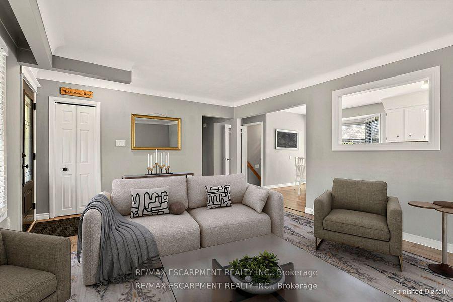 Photo 9 of 12 Ridley Heights Drive, St. Catharines, Ridley — HOMEH